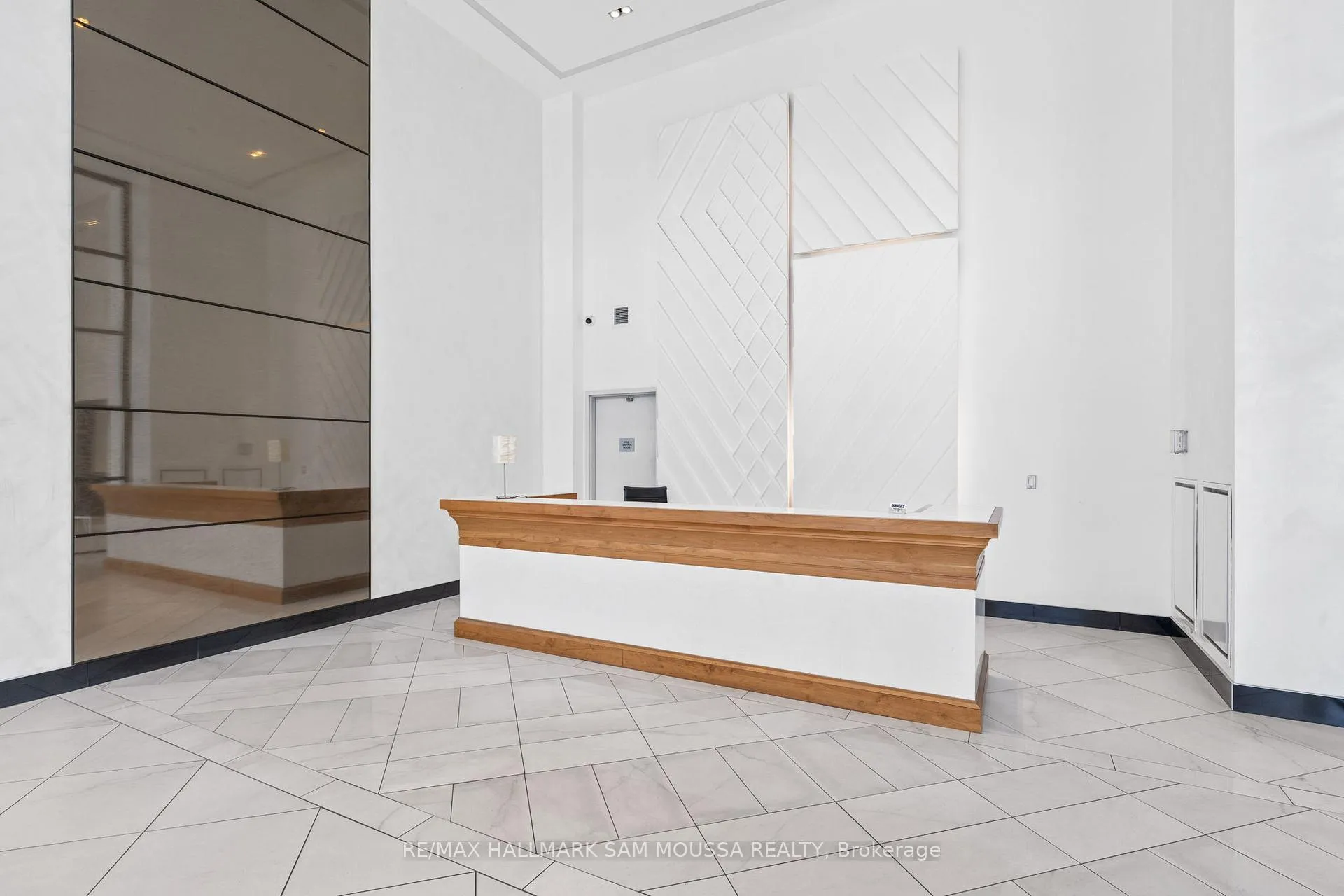 Photo 4 of Unit 1208, 255 Bay Street, Ottawa, Ottawa Centre — HOMEH