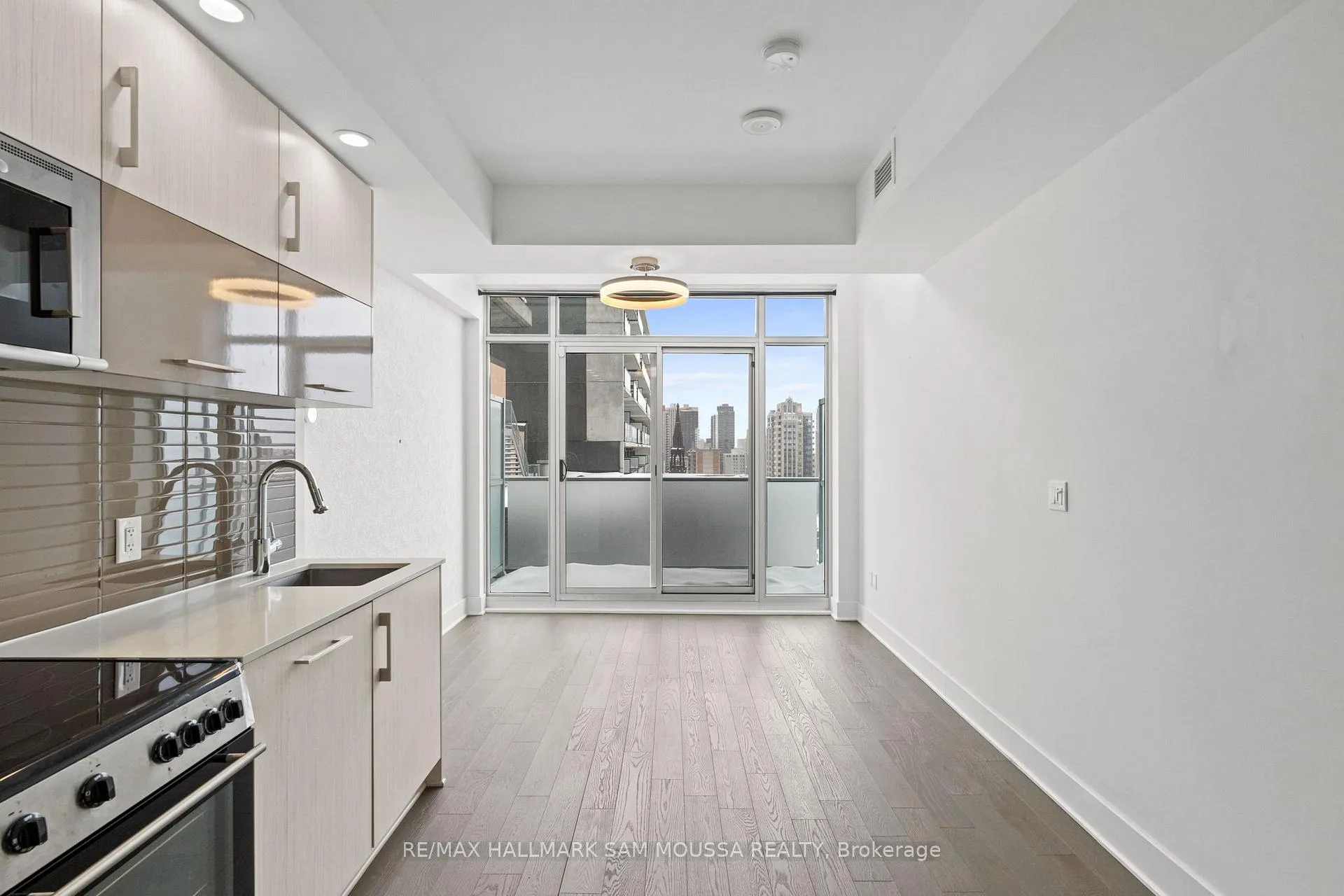 Photo 10 of Unit 1208, 255 Bay Street, Ottawa, Ottawa Centre — HOMEH