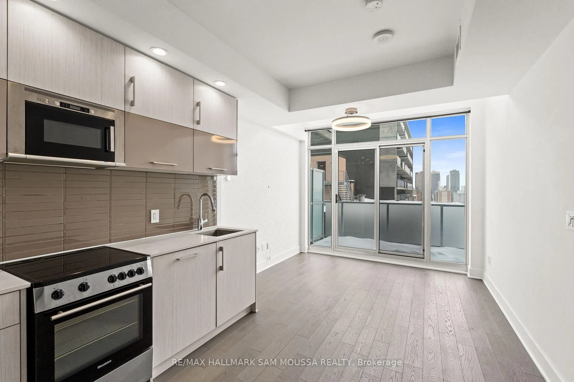 Photo 13 of Unit 1208, 255 Bay Street, Ottawa, Ottawa Centre — HOMEH