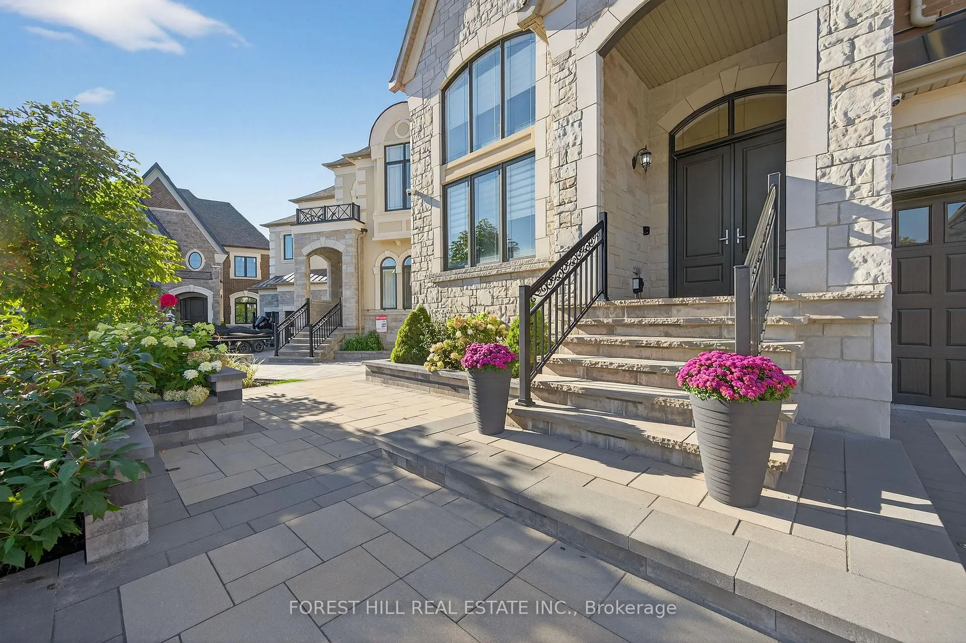 Photo 48 of 71 Sofia Olivia Crescent, Vaughan, Patterson — HOMEH