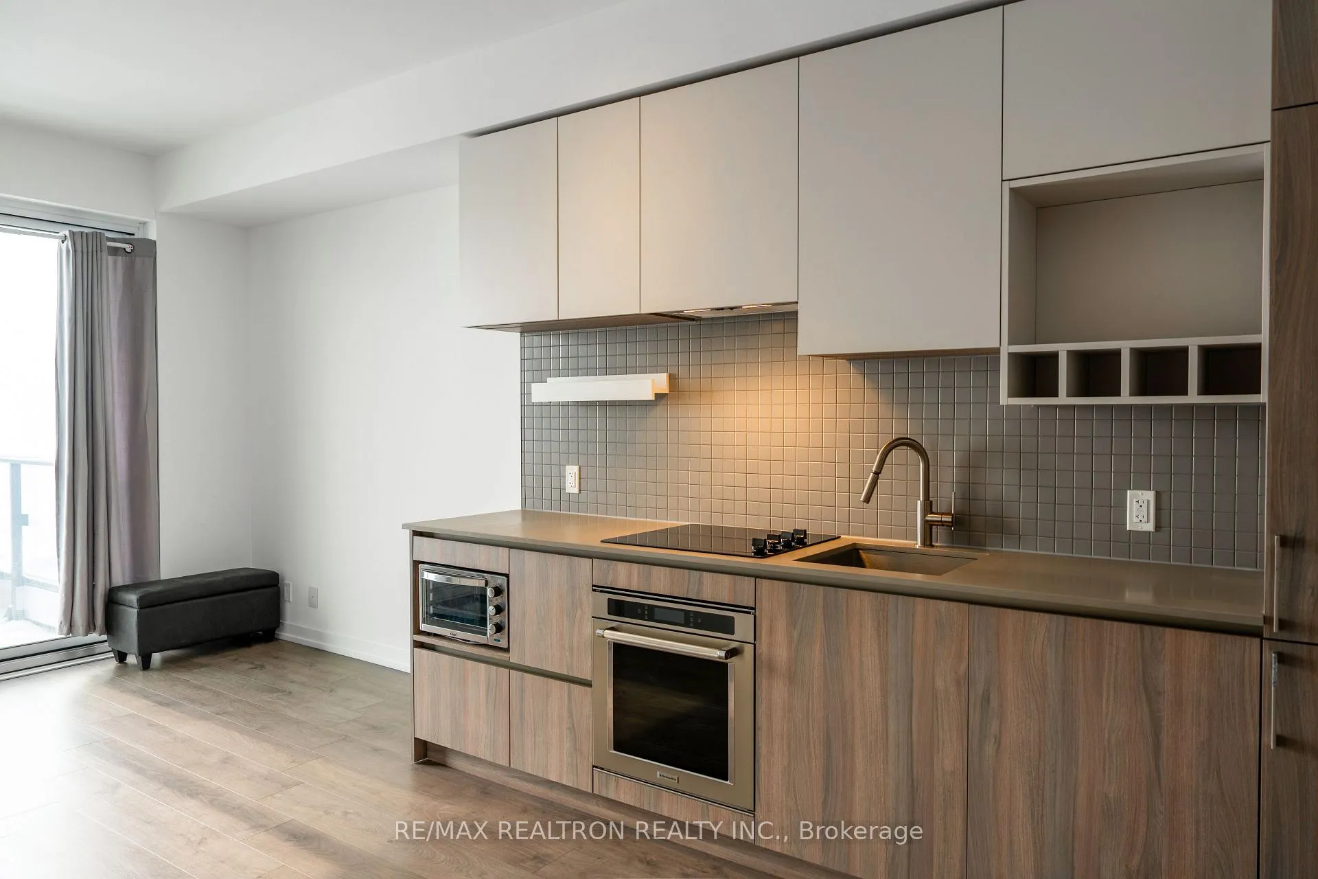 Photo of Unit 5208, 950 Portage Parkway