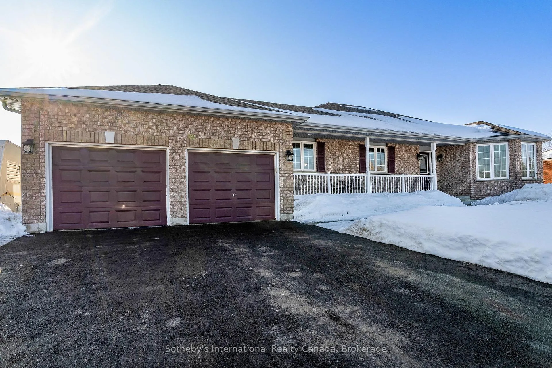 Photo 3 of 8 Hall Street, Springwater, Phelpston — HOMEH
