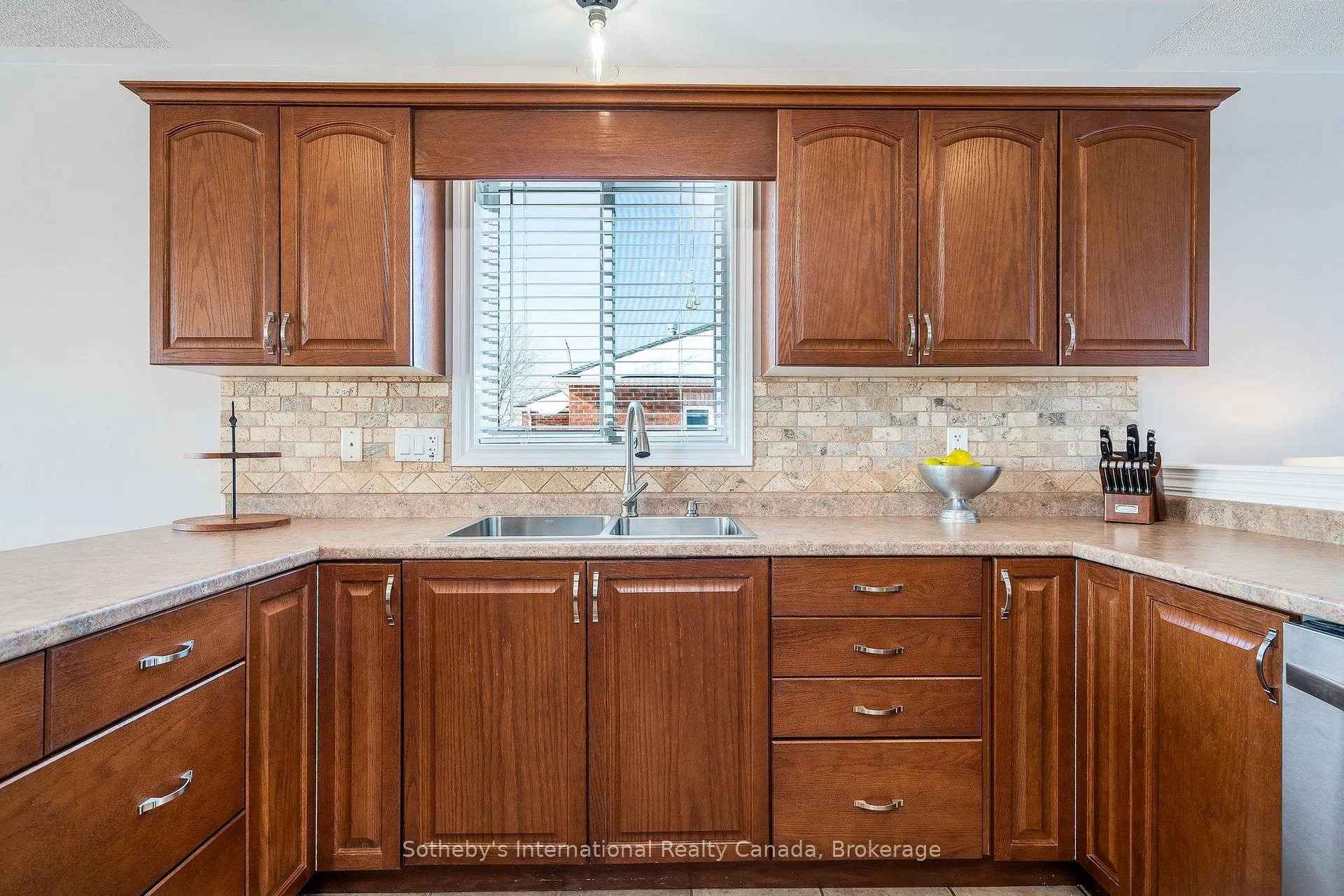 Photo 14 of 8 Hall Street, Springwater, Phelpston — HOMEH