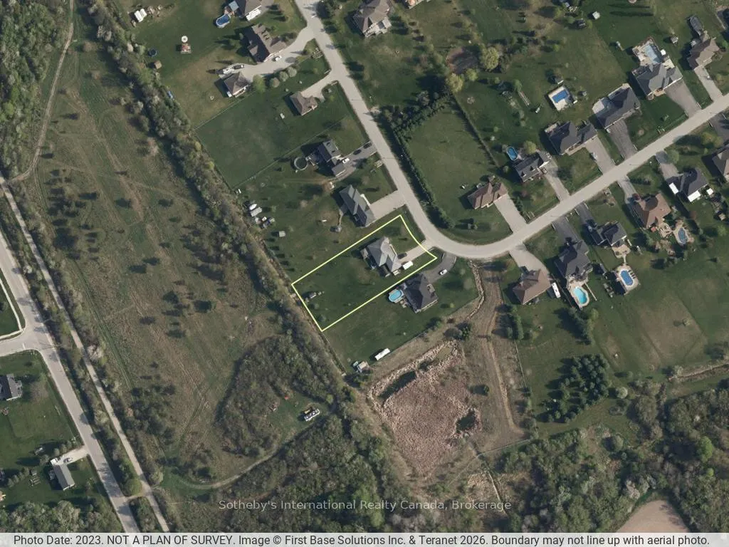 Photo 46 of 8 Hall Street, Springwater, Phelpston — HOMEH