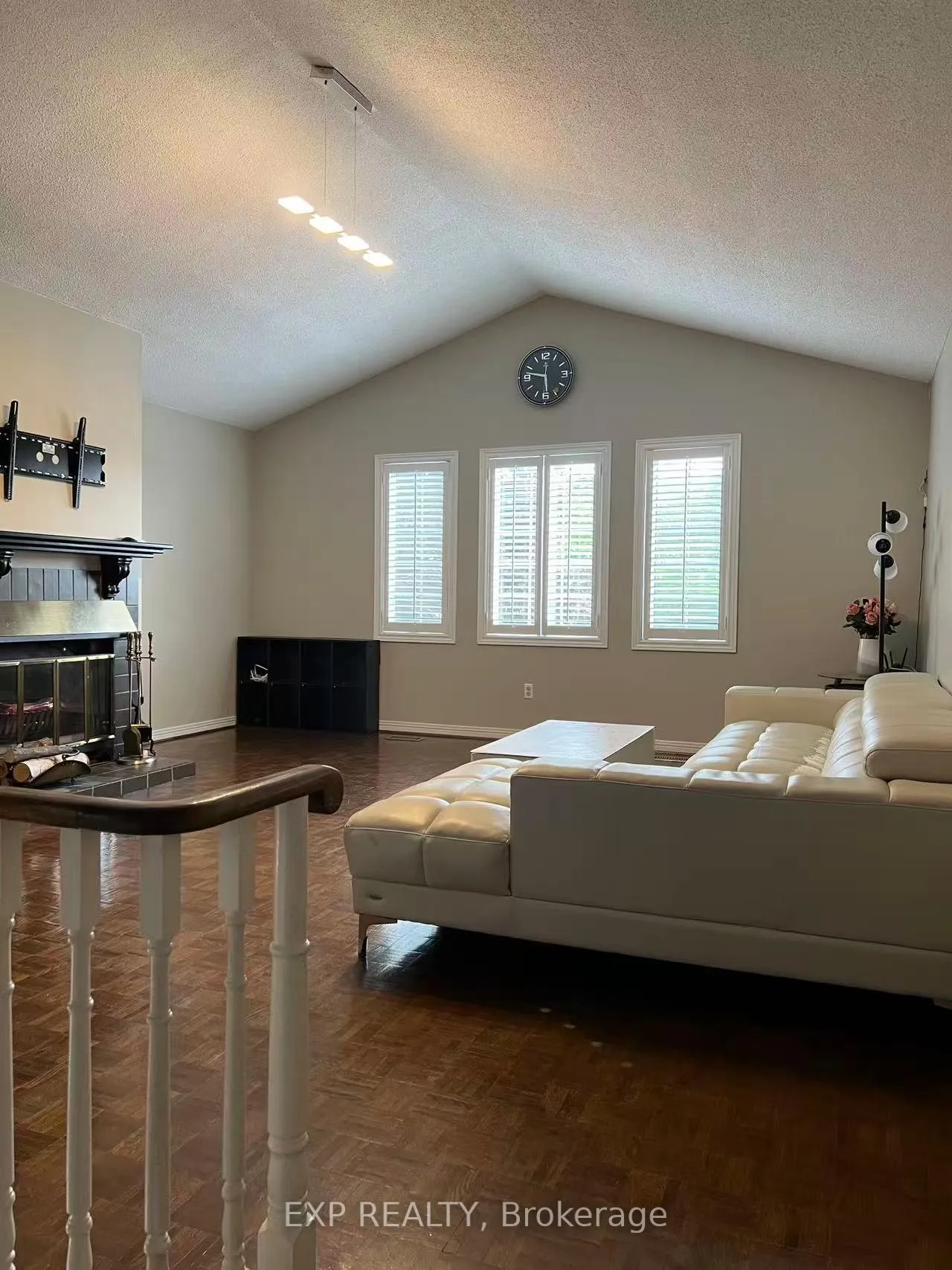 Photo 2 of Unit 2nd B, 1009 Meadowridge Crescent, Pickering, Liverpool — HOMEH