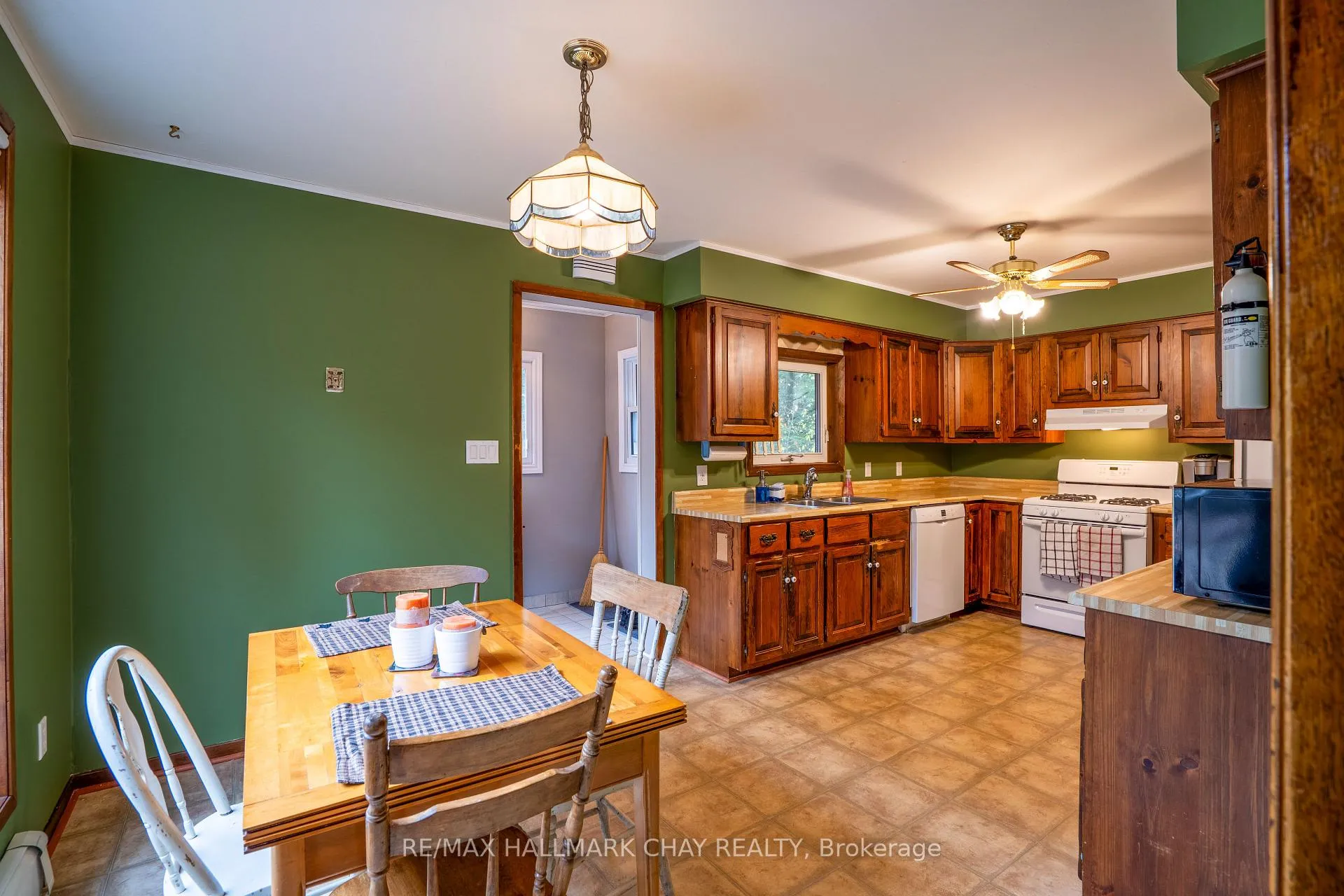Photo 10 of 86 Oliver Drive, Tiny, Rural Tiny — HOMEH
