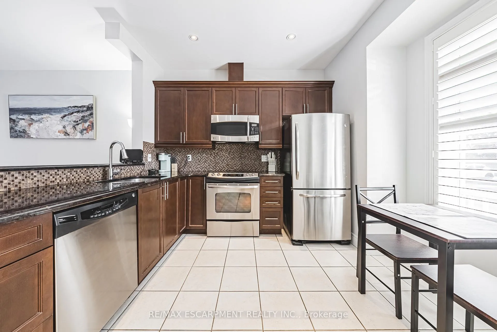 Photo 6 of Unit 8, 4115 Upper Middle Road, Burlington, Rose — HOMEH