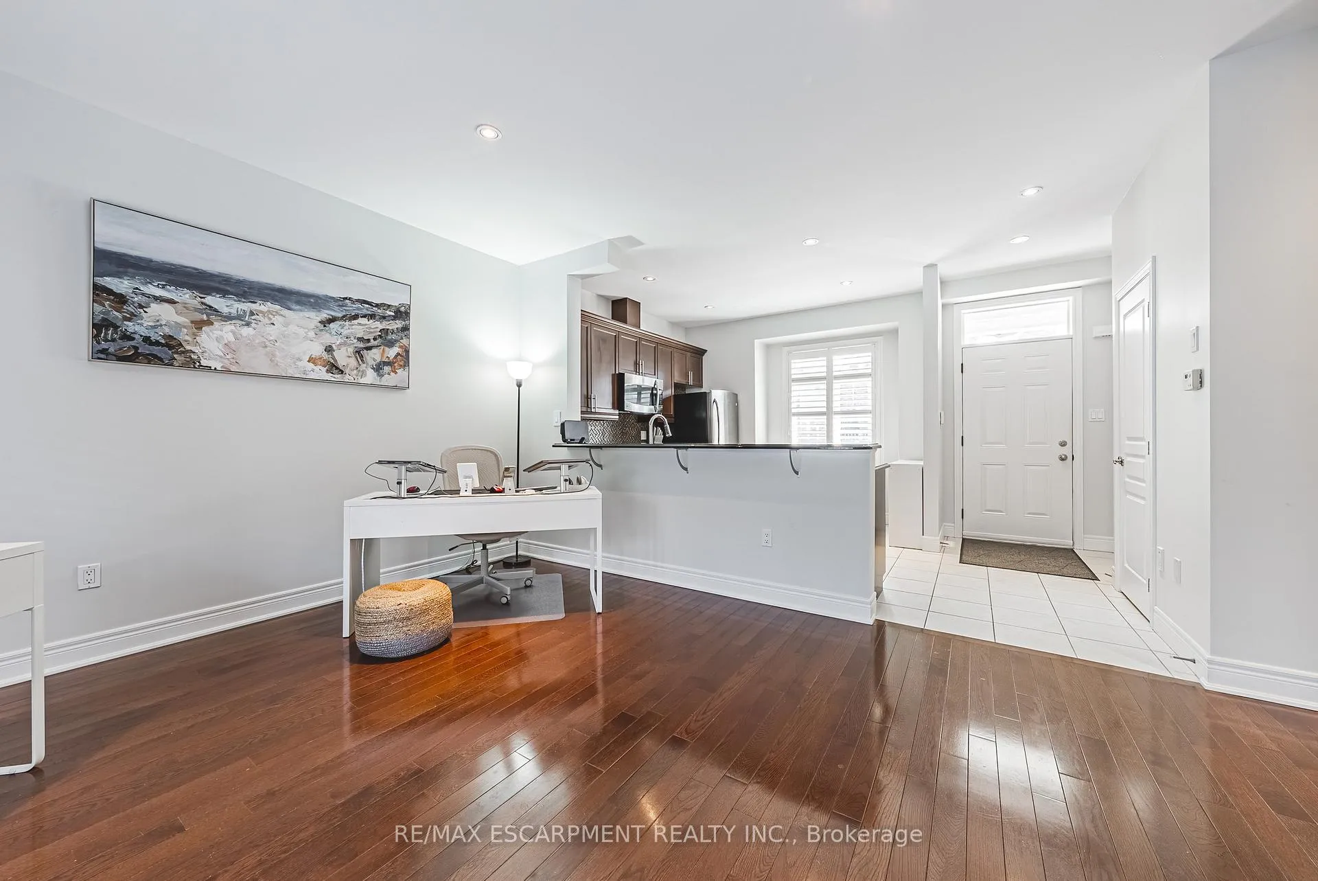 Photo 8 of Unit 8, 4115 Upper Middle Road, Burlington, Rose — HOMEH