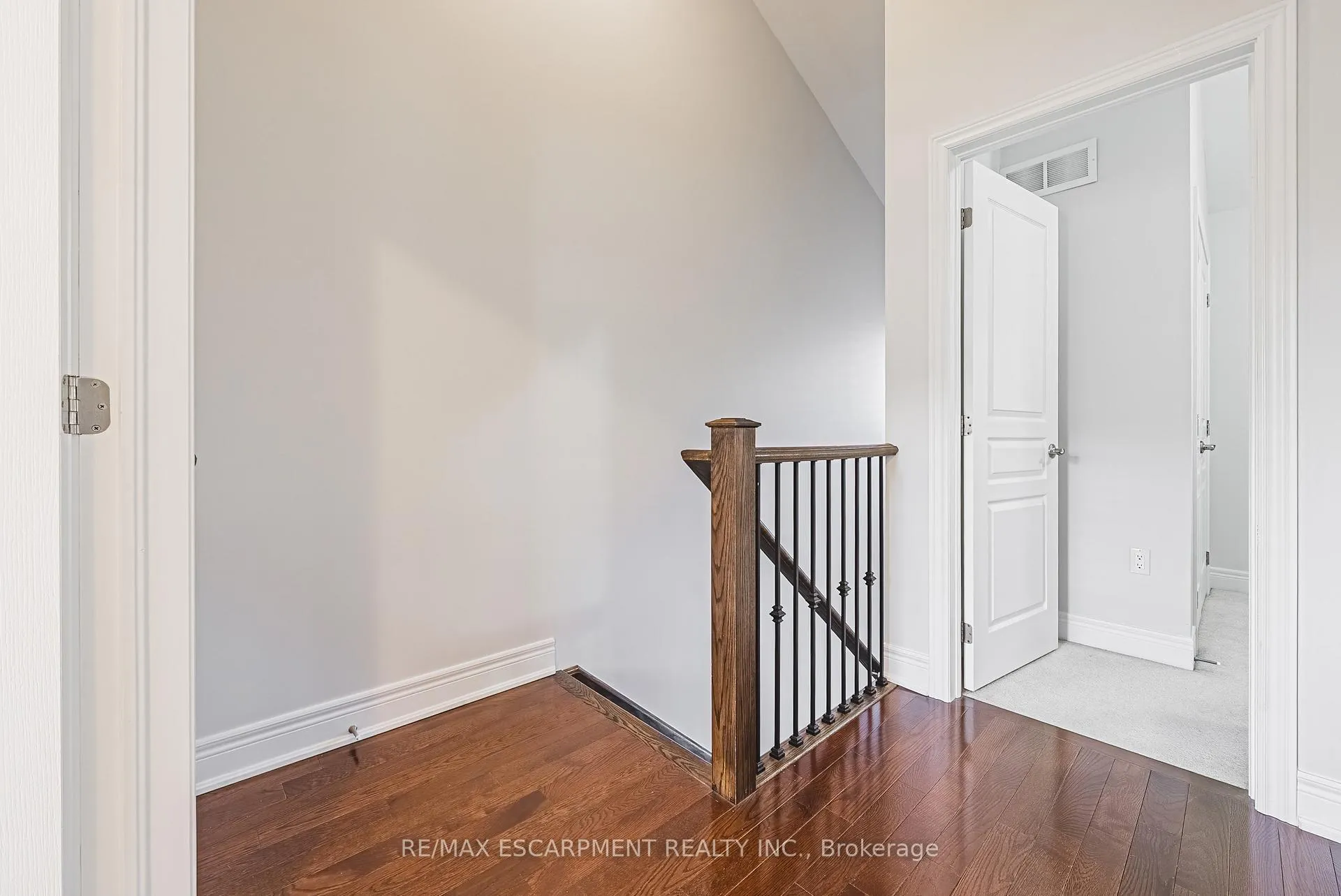 Photo 13 of Unit 8, 4115 Upper Middle Road, Burlington, Rose — HOMEH