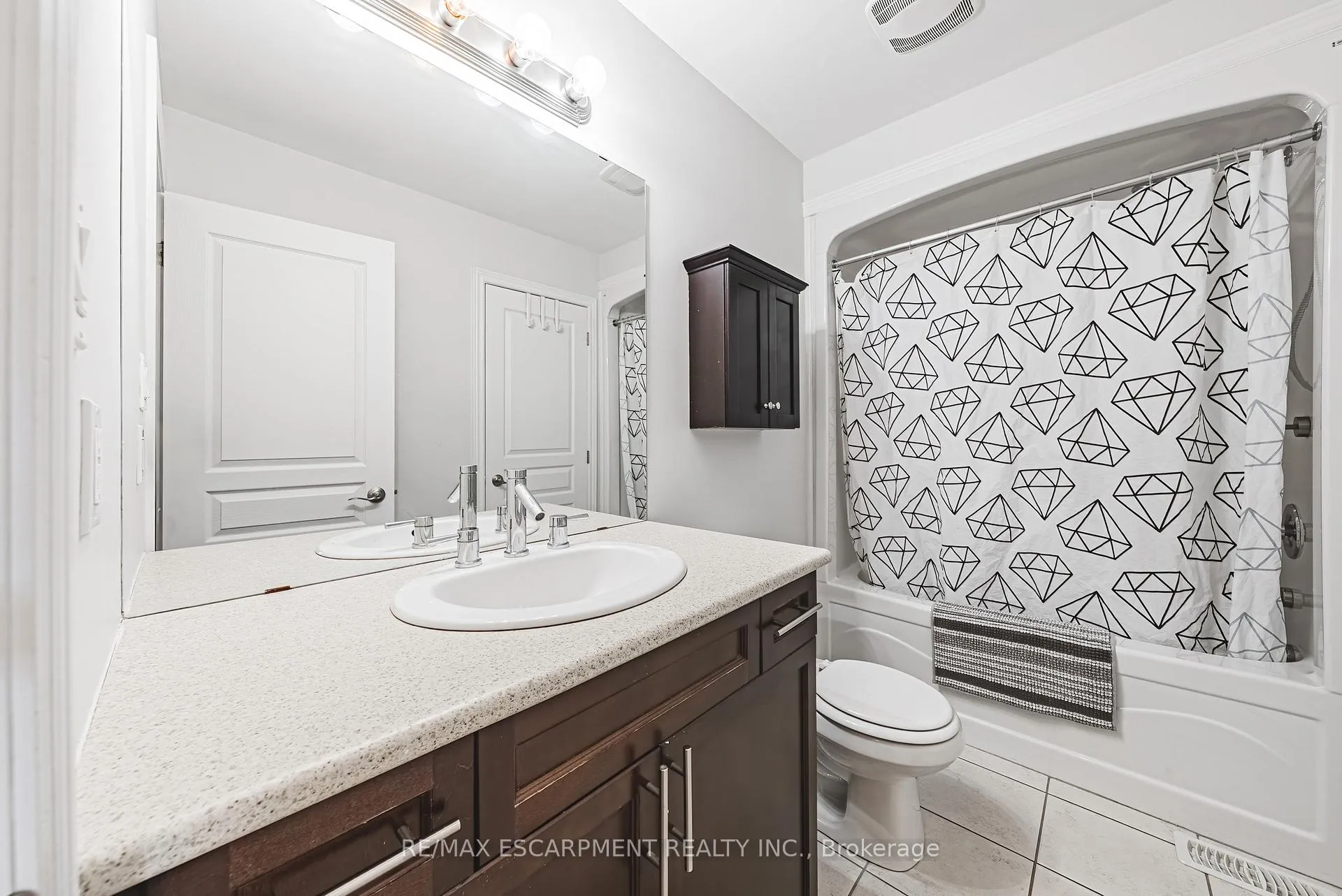 Photo 17 of Unit 8, 4115 Upper Middle Road, Burlington, Rose — HOMEH