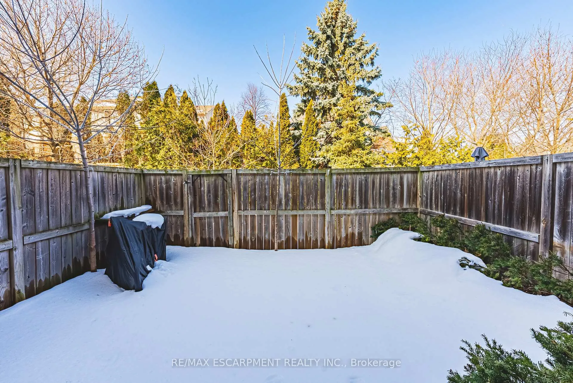 Photo 26 of Unit 8, 4115 Upper Middle Road, Burlington, Rose — HOMEH
