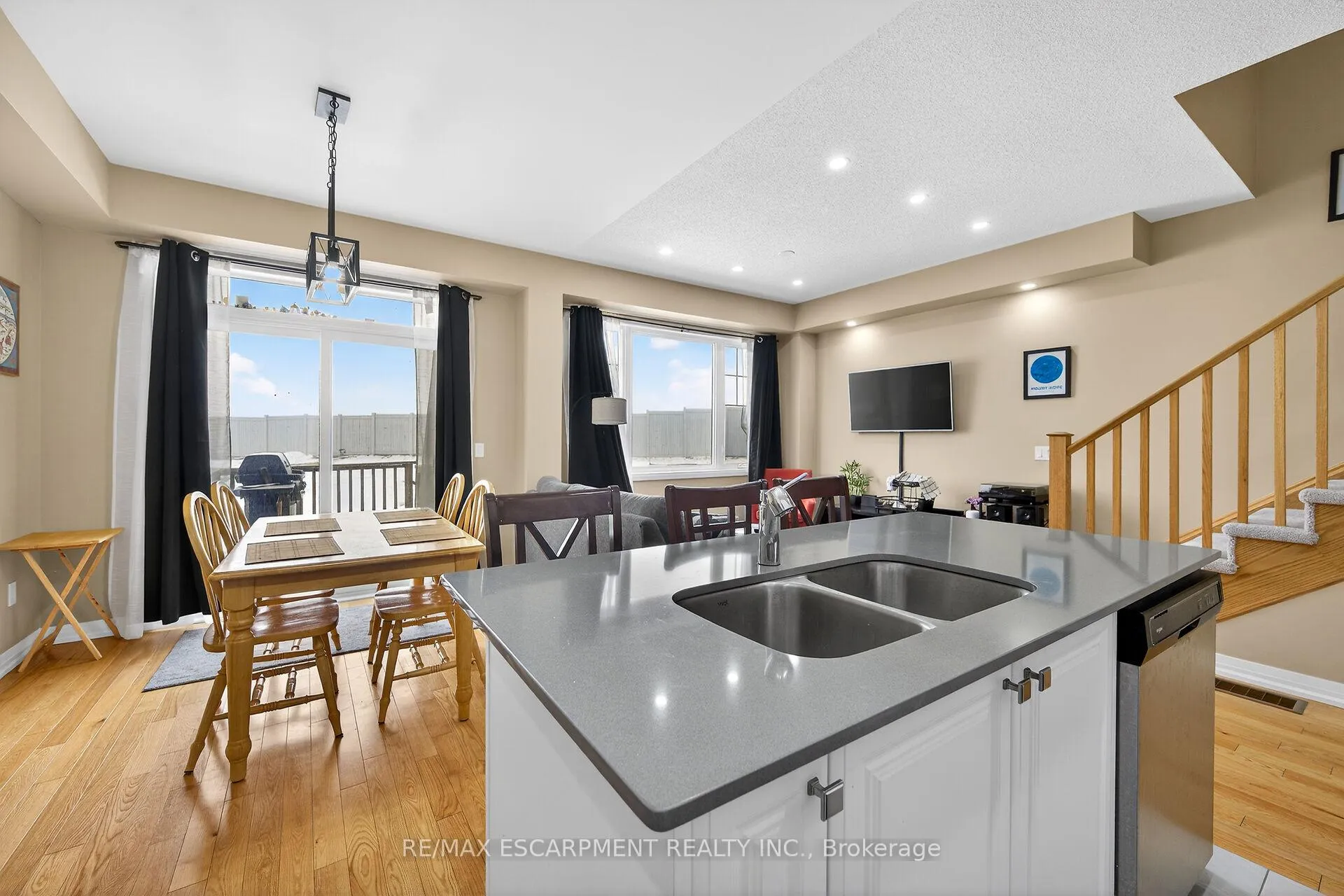 Photo 16 of 267 Provident Way, Hamilton, Mount Hope — HOMEH