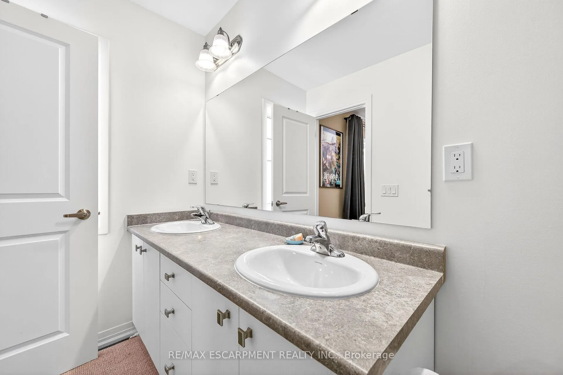 Photo 33 of 267 Provident Way, Hamilton, Mount Hope — HOMEH