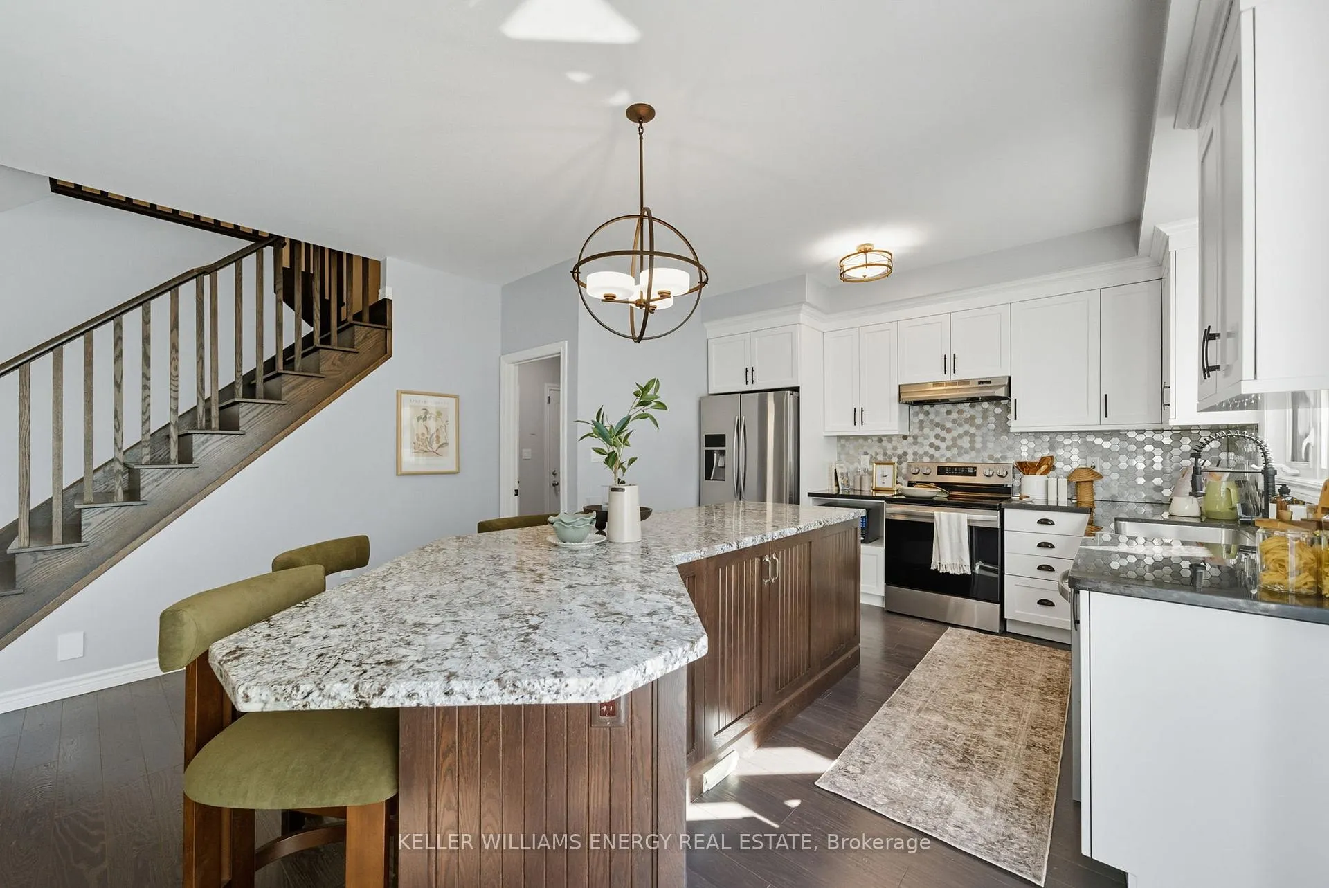Photo 4 of 192 Varcoe Road, Clarington, Courtice — HOMEH