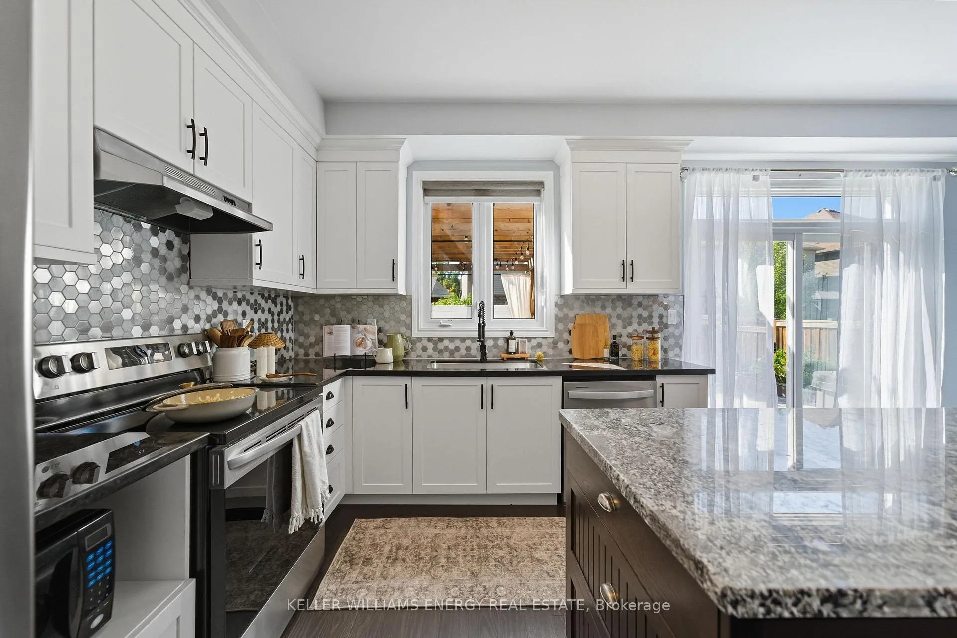 Photo 6 of 192 Varcoe Road, Clarington, Courtice — HOMEH