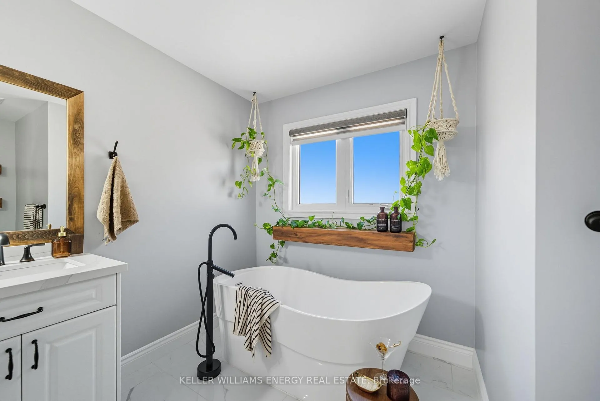 Photo 24 of 192 Varcoe Road, Clarington, Courtice — HOMEH