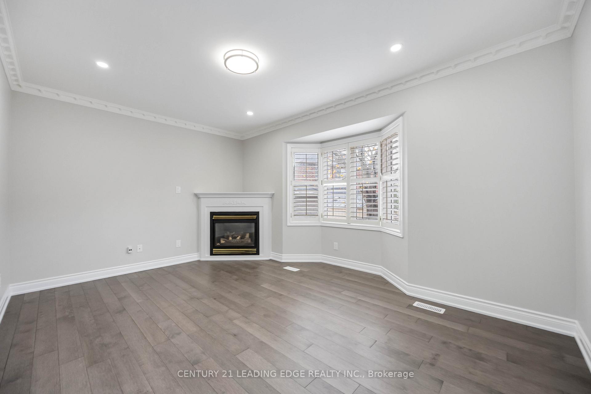 Photo 8 of 4 Primrose Path Crescent, Markham, Legacy — HOMEH