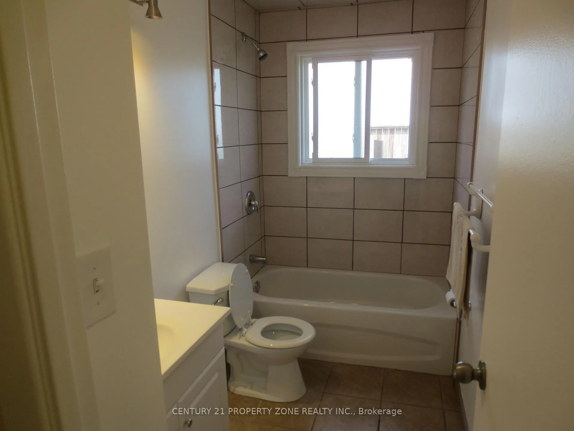 Photo 6 of 83 Sutherland Avenue, Brampton, Madoc — HOMEH