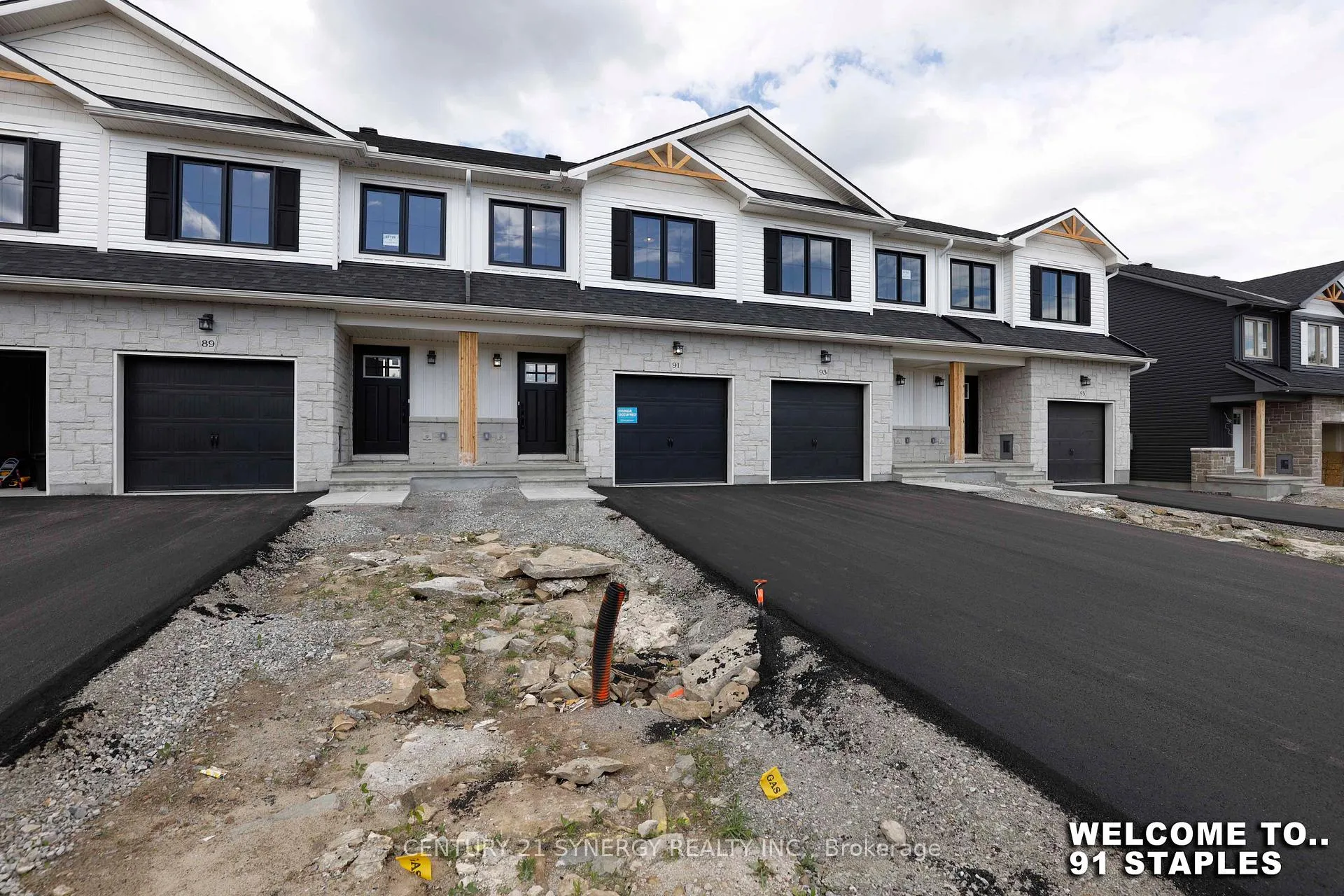 Photo 1 of 91 Staples Boulevard, Smiths Falls — HOMEH
