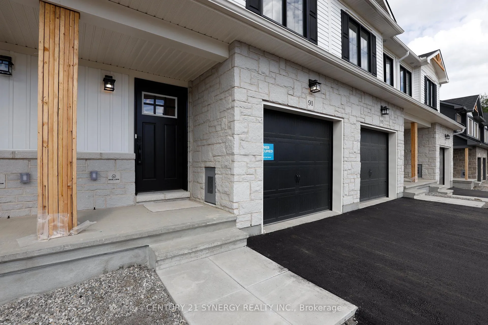 Photo 2 of 91 Staples Boulevard, Smiths Falls — HOMEH
