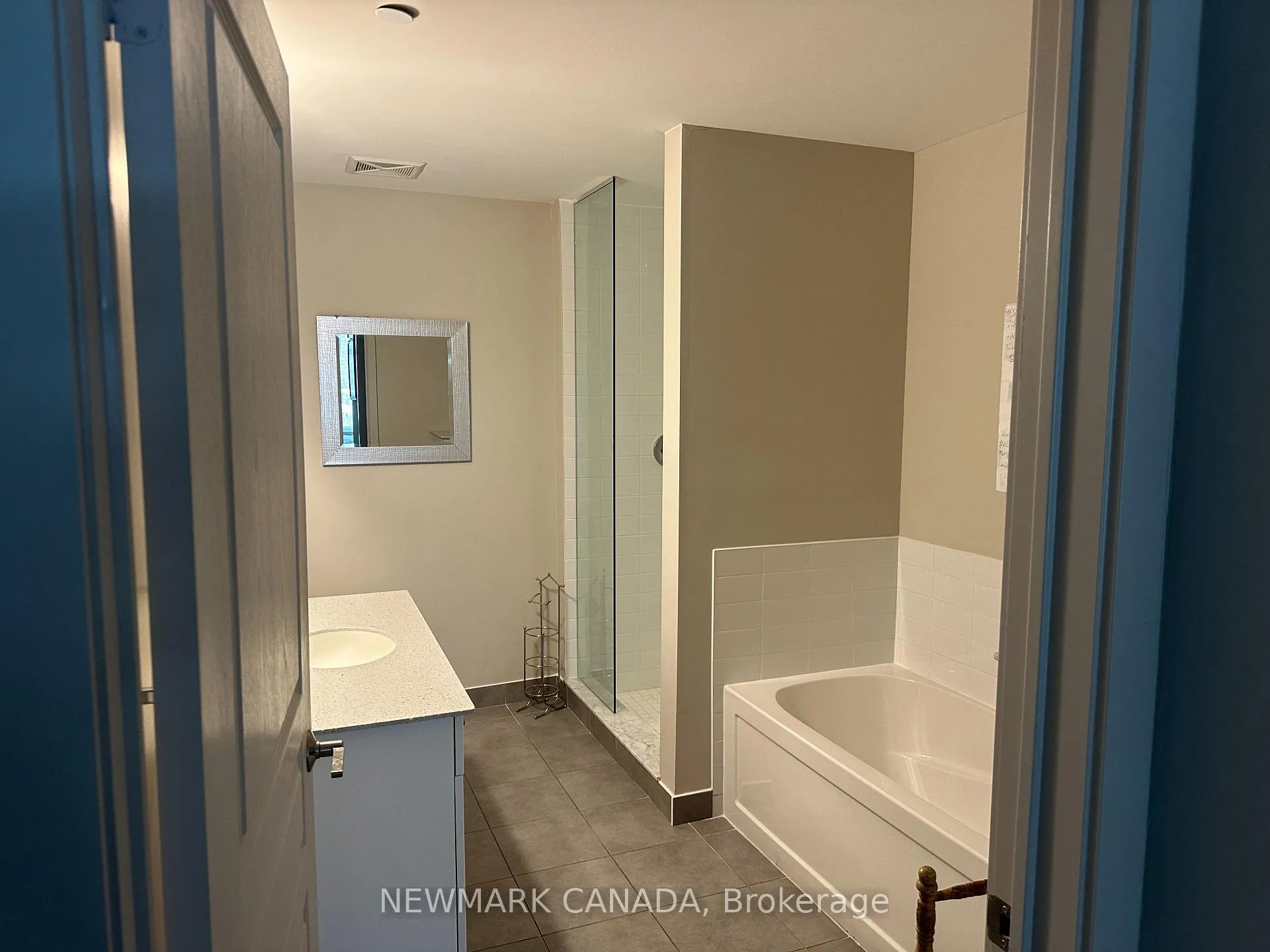 Photo 6 of Unit 108, 555 William Graham Drive, Aurora, Rural Aurora — HOMEH
