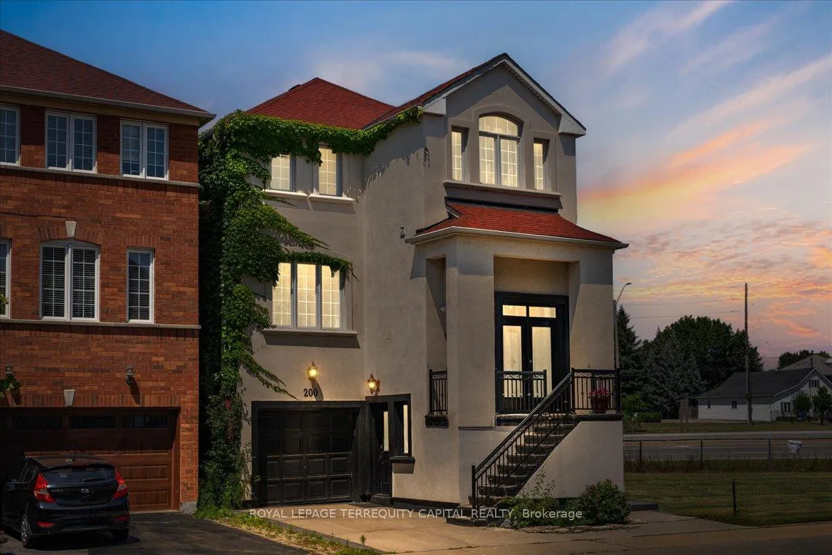 Photo 1 of 200 Yellowood Circle, Vaughan, Maple — HOMEH
