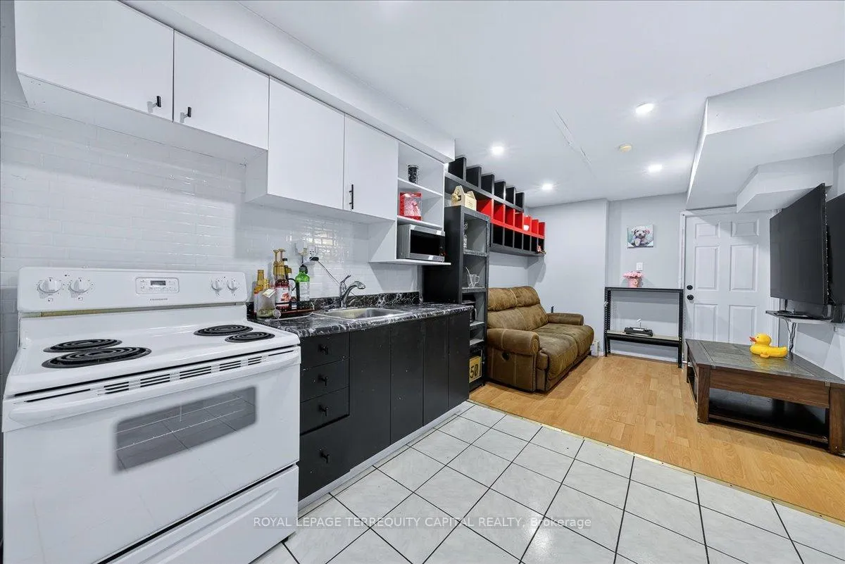 Photo 41 of 200 Yellowood Circle, Vaughan, Maple — HOMEH