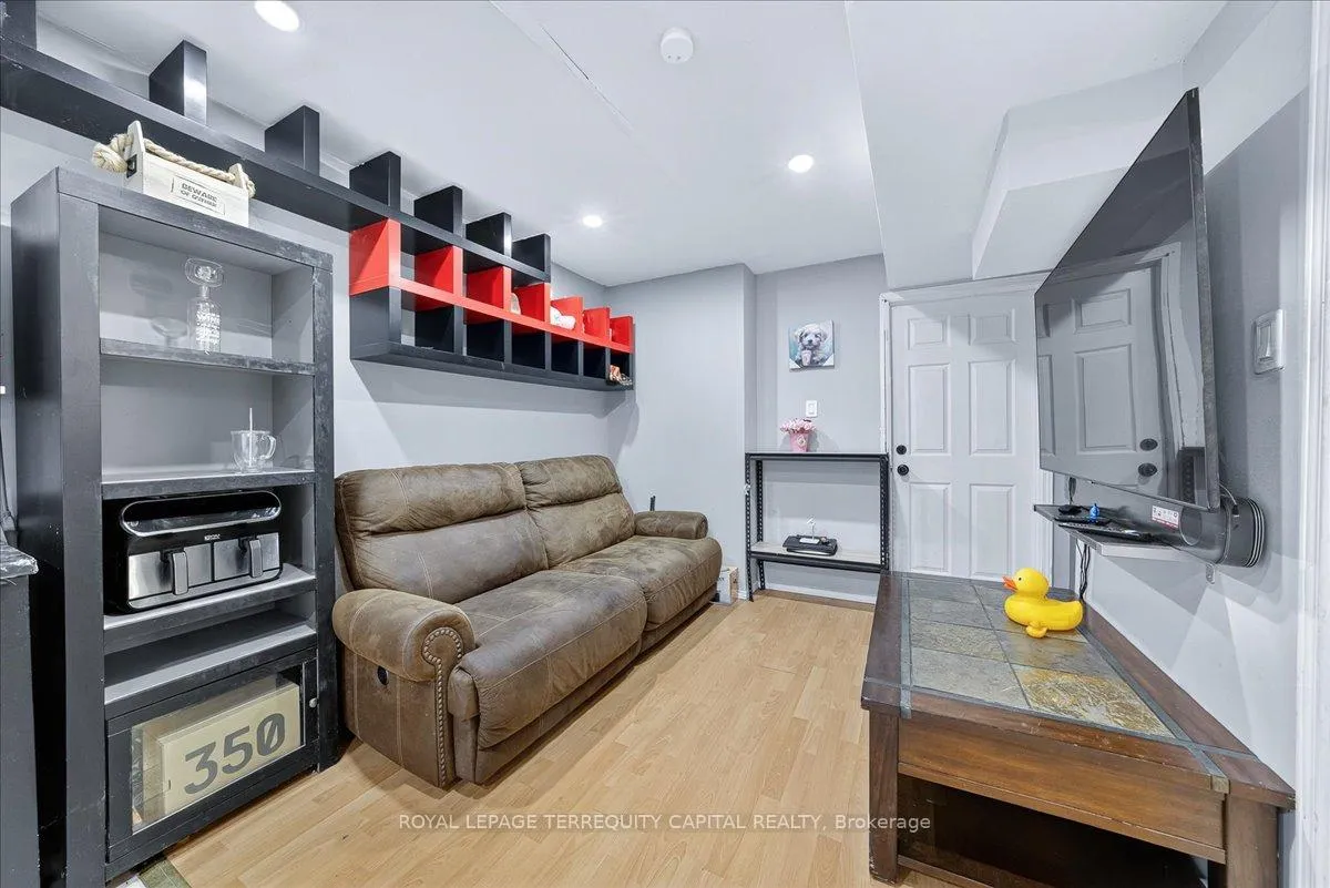 Photo 42 of 200 Yellowood Circle, Vaughan, Maple — HOMEH