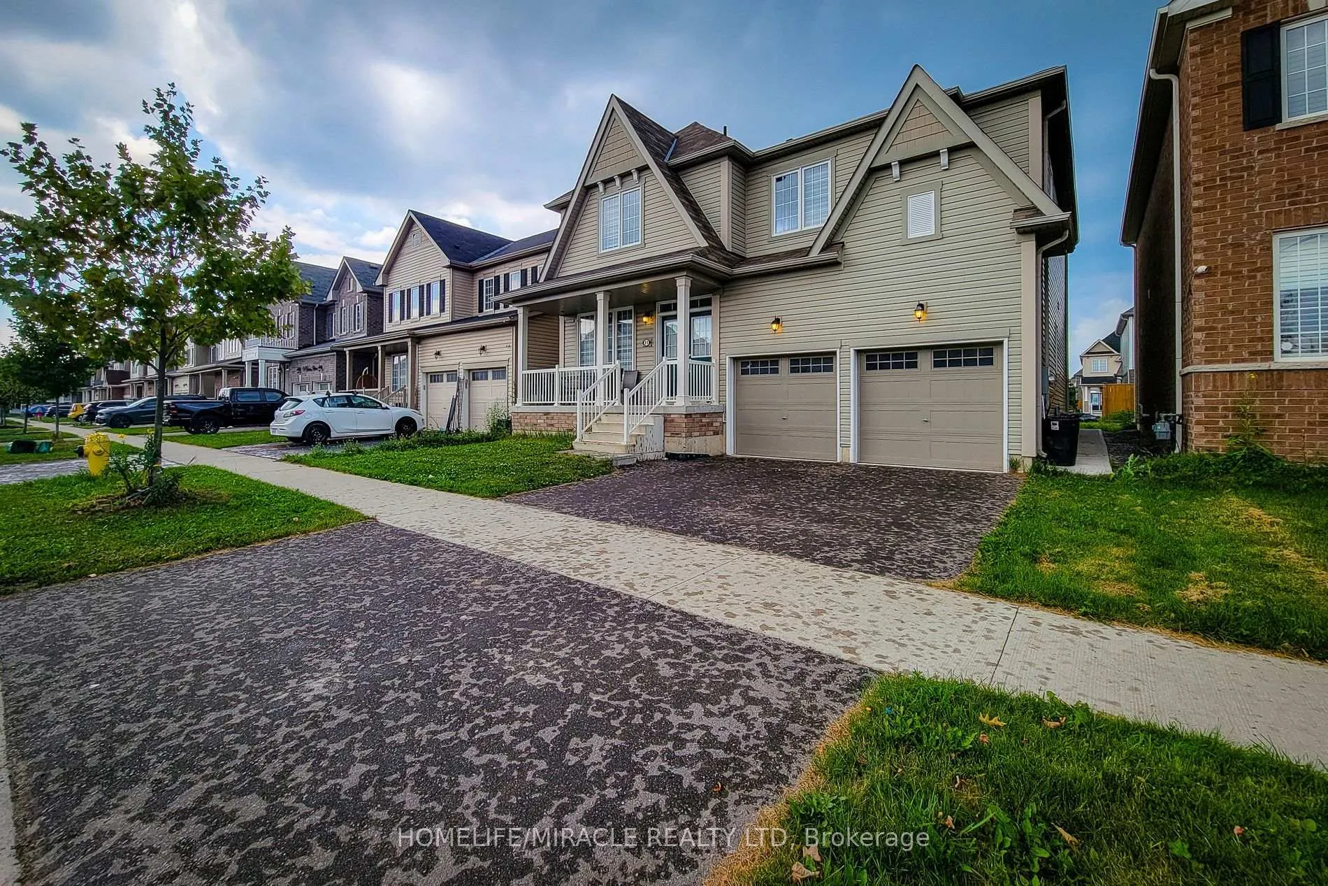 Photo 3 of 11 Seanesy Drive, Thorold, Hurricane/Merrittville — HOMEH
