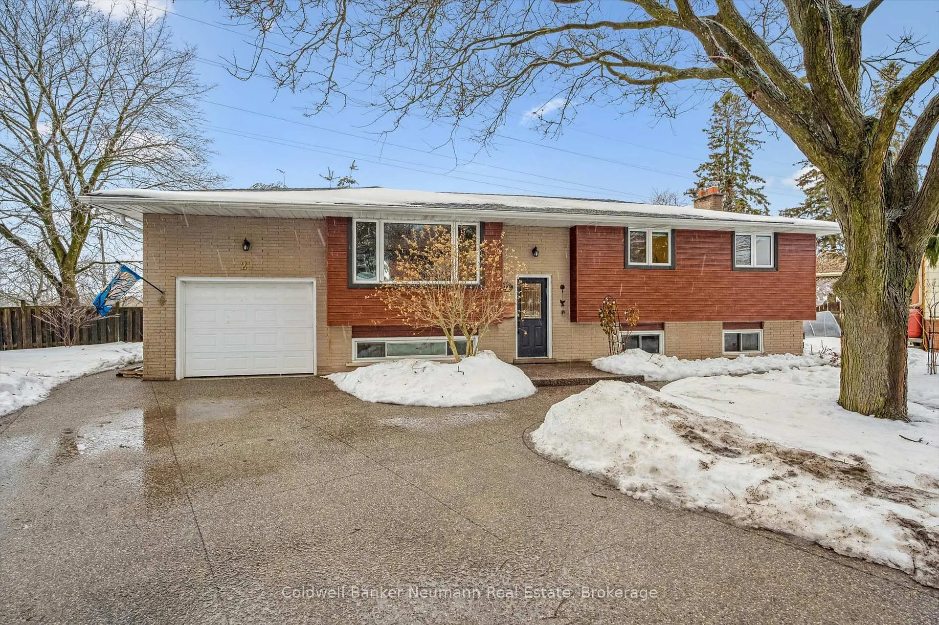 Photo 1 of 21 Oriole Crescent, Guelph, Dovercliffe Park/Old University — HOMEH