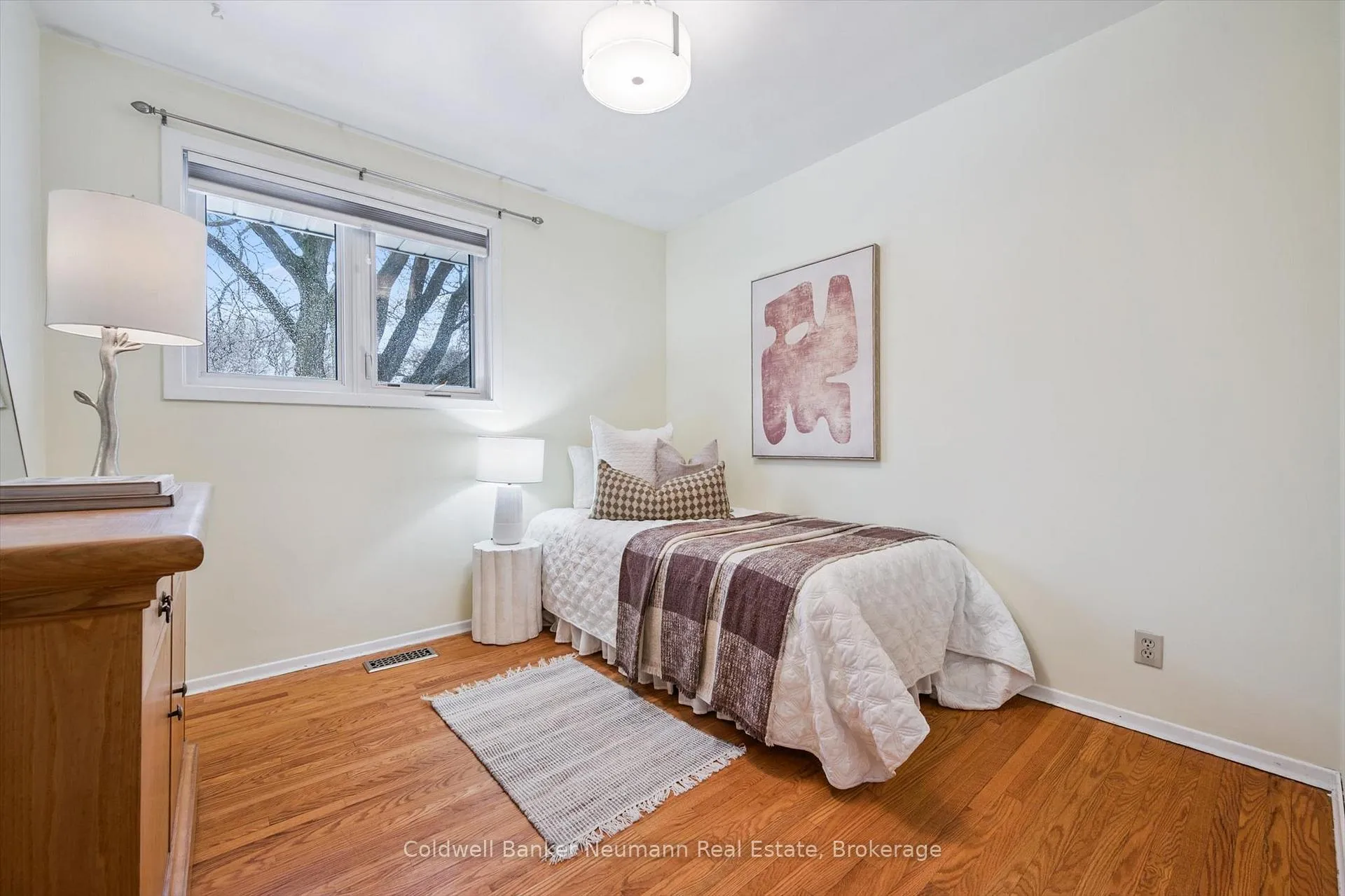 Photo 20 of 21 Oriole Crescent, Guelph, Dovercliffe Park/Old University — HOMEH