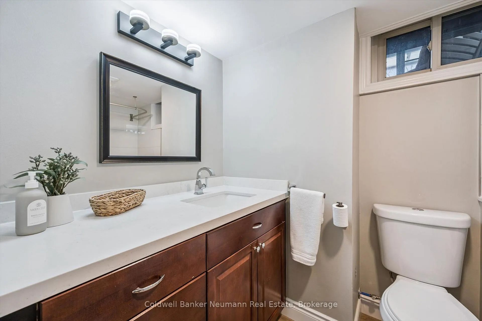 Photo 34 of 21 Oriole Crescent, Guelph, Dovercliffe Park/Old University — HOMEH