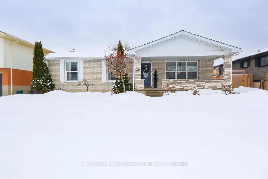 Photo 3 of 151 Bedford Drive, Stratford — HOMEH