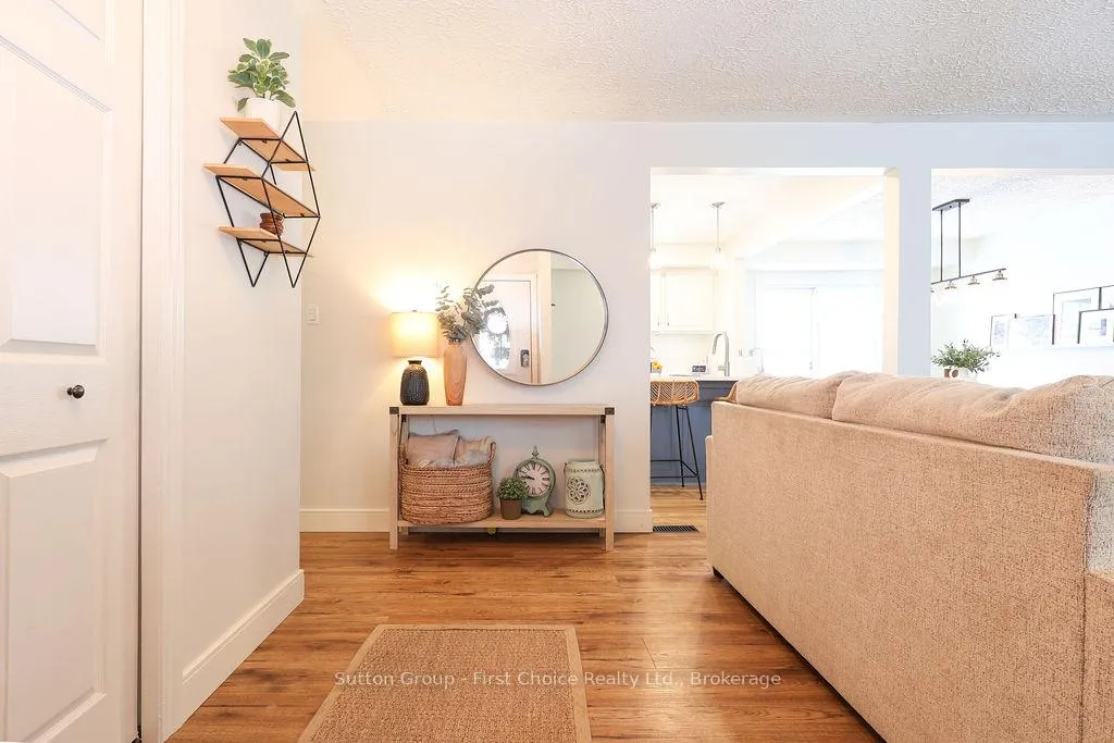 Photo 5 of 151 Bedford Drive, Stratford — HOMEH