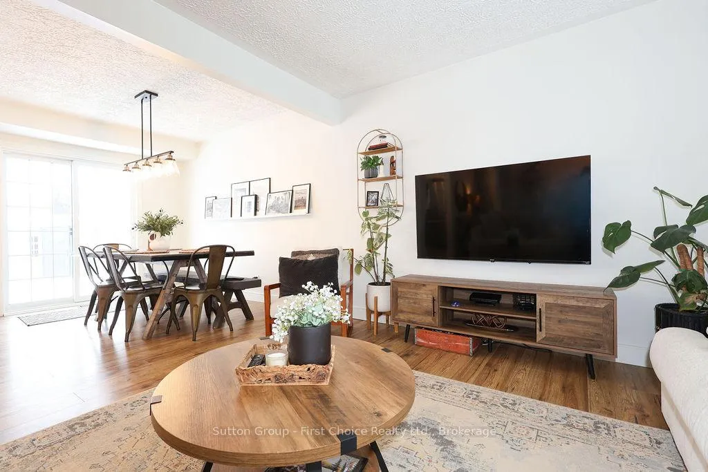 Photo 6 of 151 Bedford Drive, Stratford — HOMEH