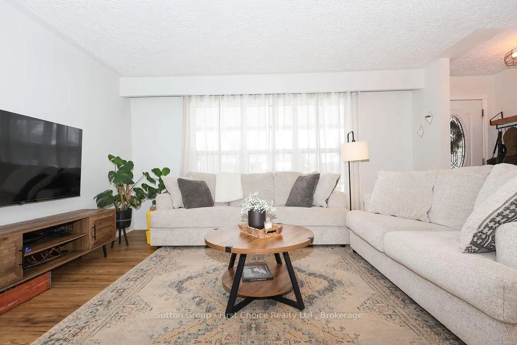 Photo 7 of 151 Bedford Drive, Stratford — HOMEH