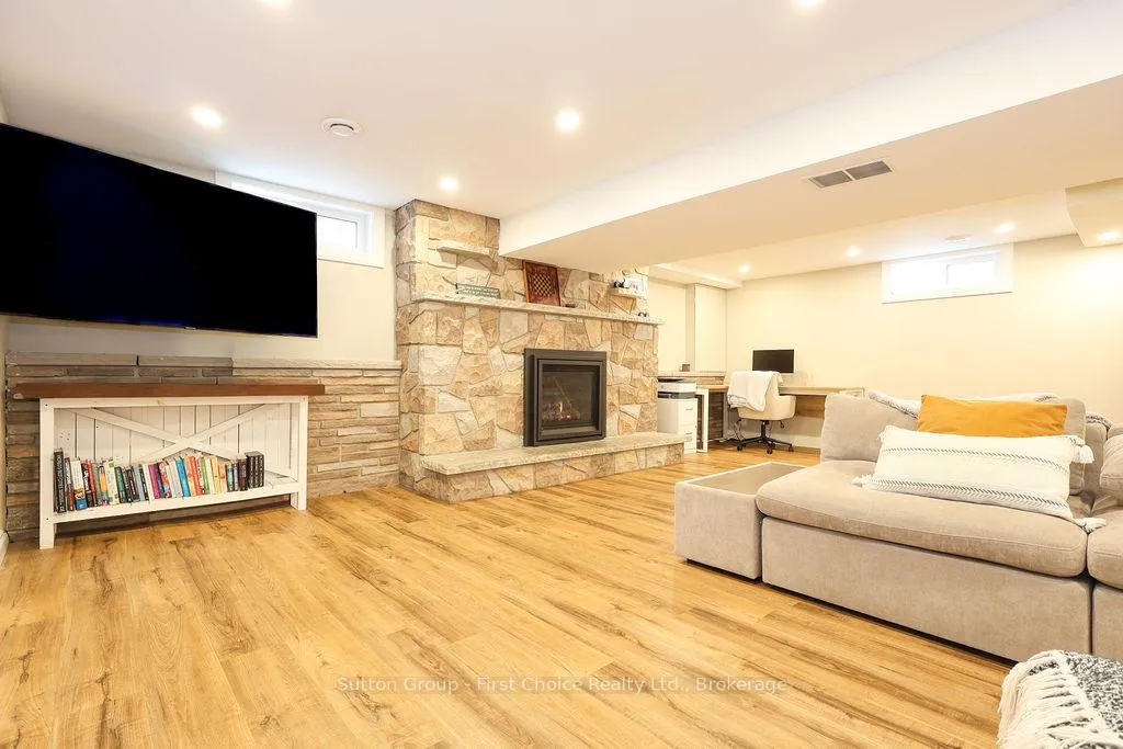 Photo 30 of 151 Bedford Drive, Stratford — HOMEH