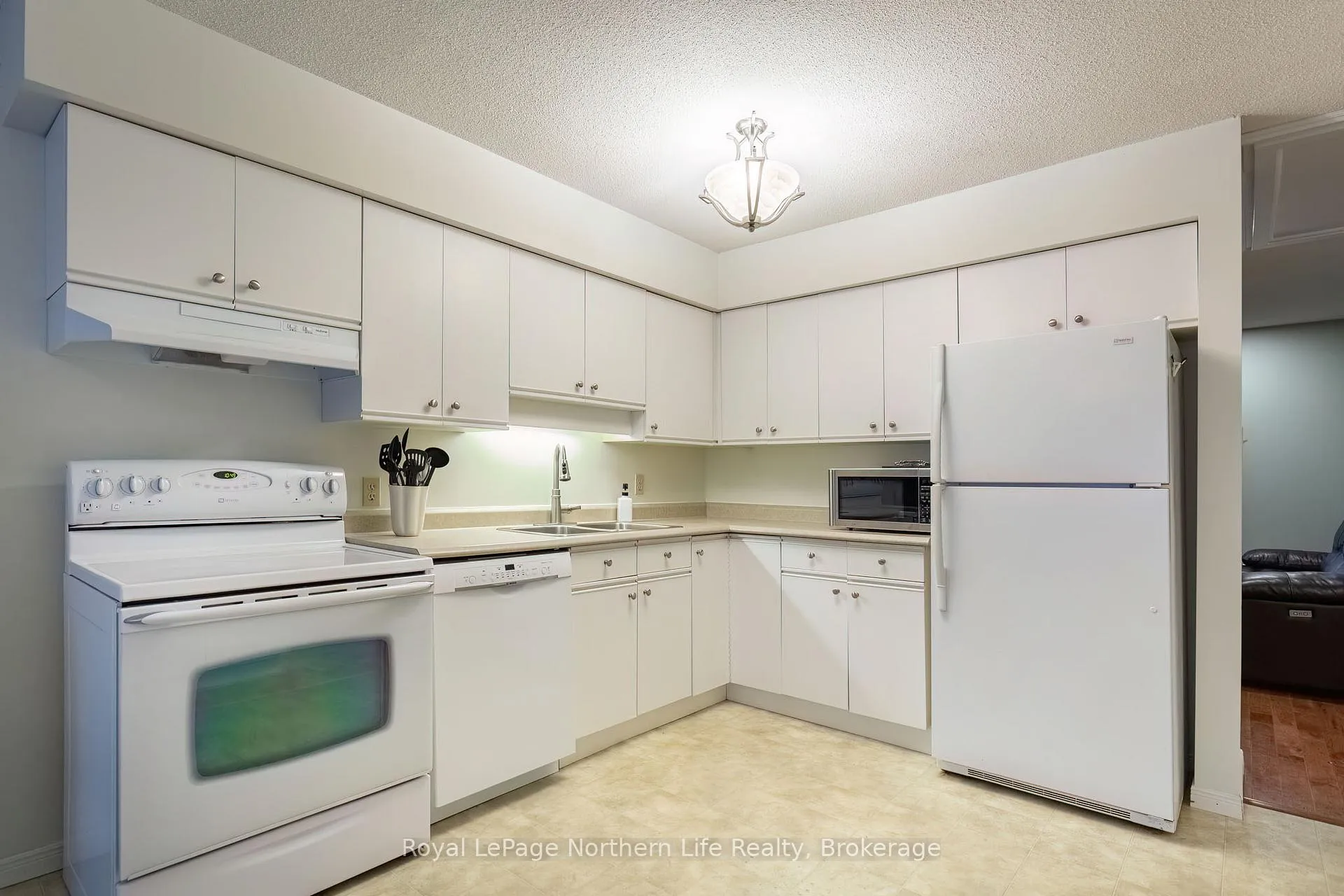 Photo 10 of Unit 1, 624 Lakeshore Drive, North Bay, Ferris — HOMEH