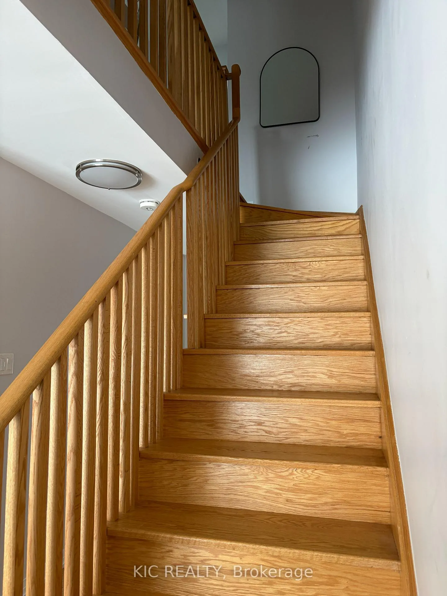 Photo 7 of 62 King George Way, Clarington, Bowmanville — HOMEH