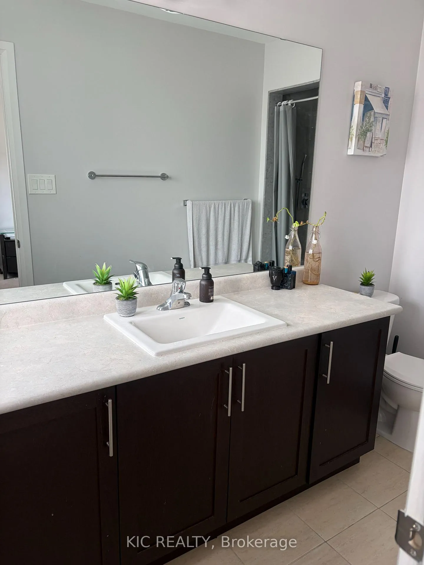 Photo 10 of 62 King George Way, Clarington, Bowmanville — HOMEH