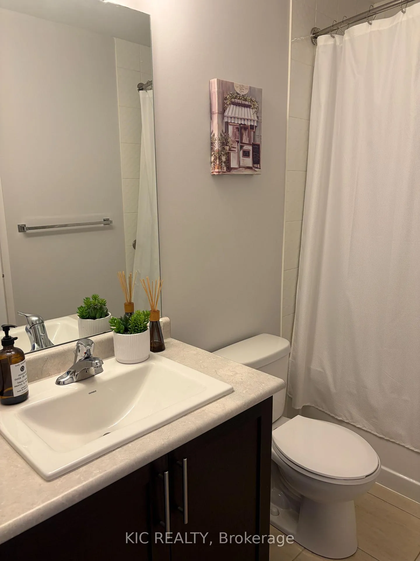 Photo 13 of 62 King George Way, Clarington, Bowmanville — HOMEH