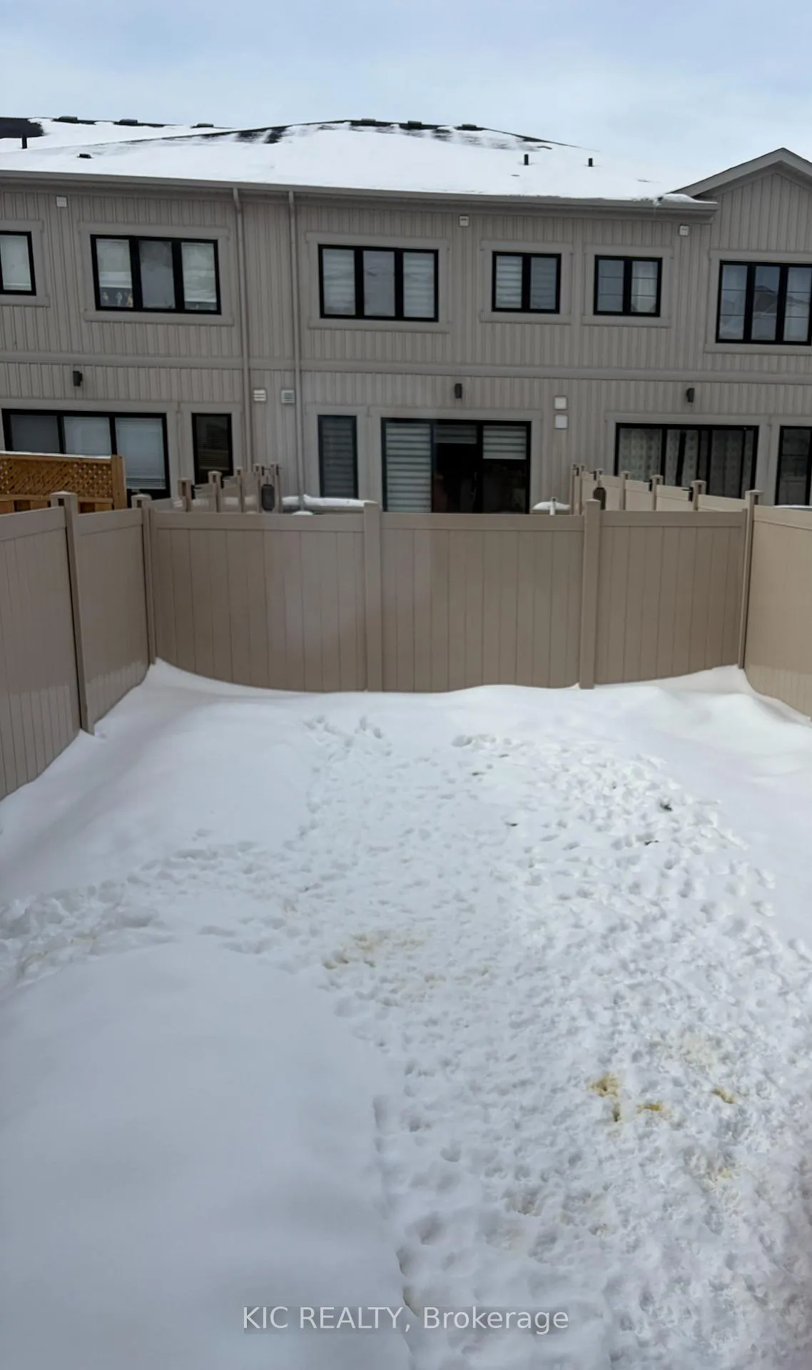Photo 14 of 62 King George Way, Clarington, Bowmanville — HOMEH