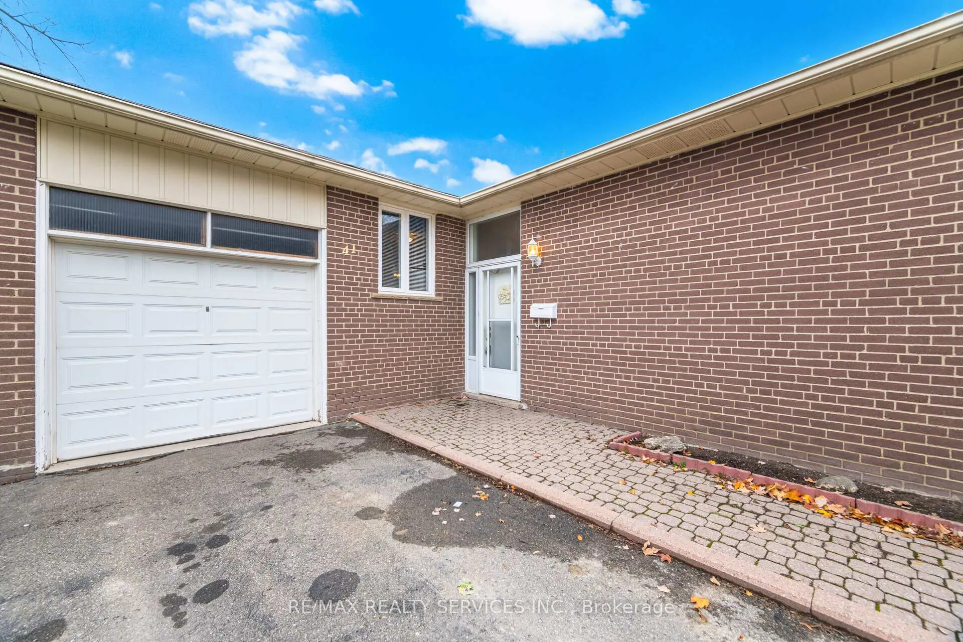 Photo 7 of 41 Kimbark Drive, Brampton, Northwood Park — HOMEH
