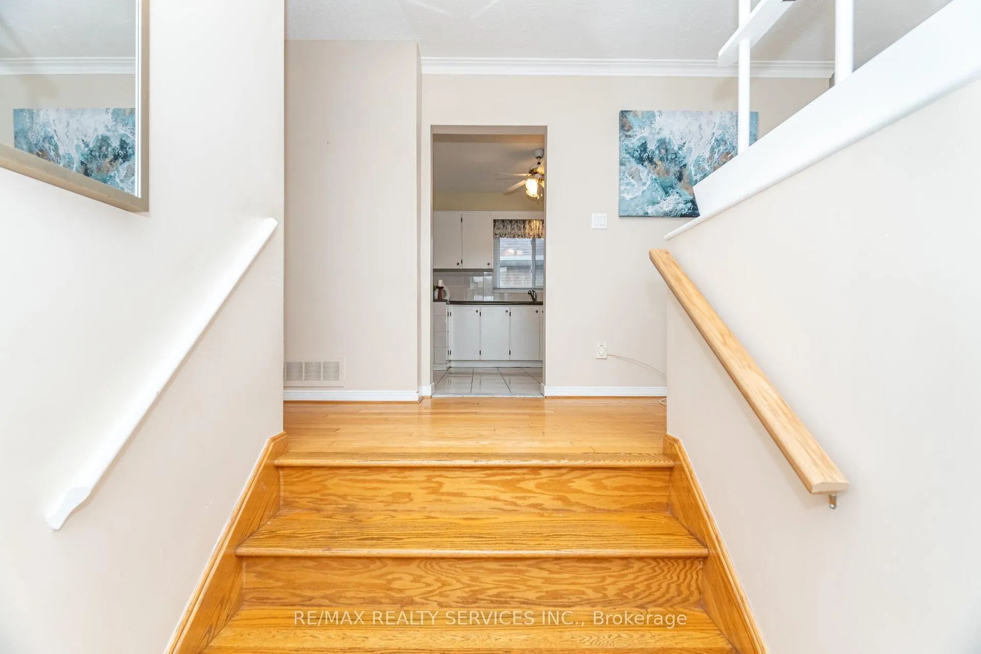 Photo 9 of 41 Kimbark Drive, Brampton, Northwood Park — HOMEH