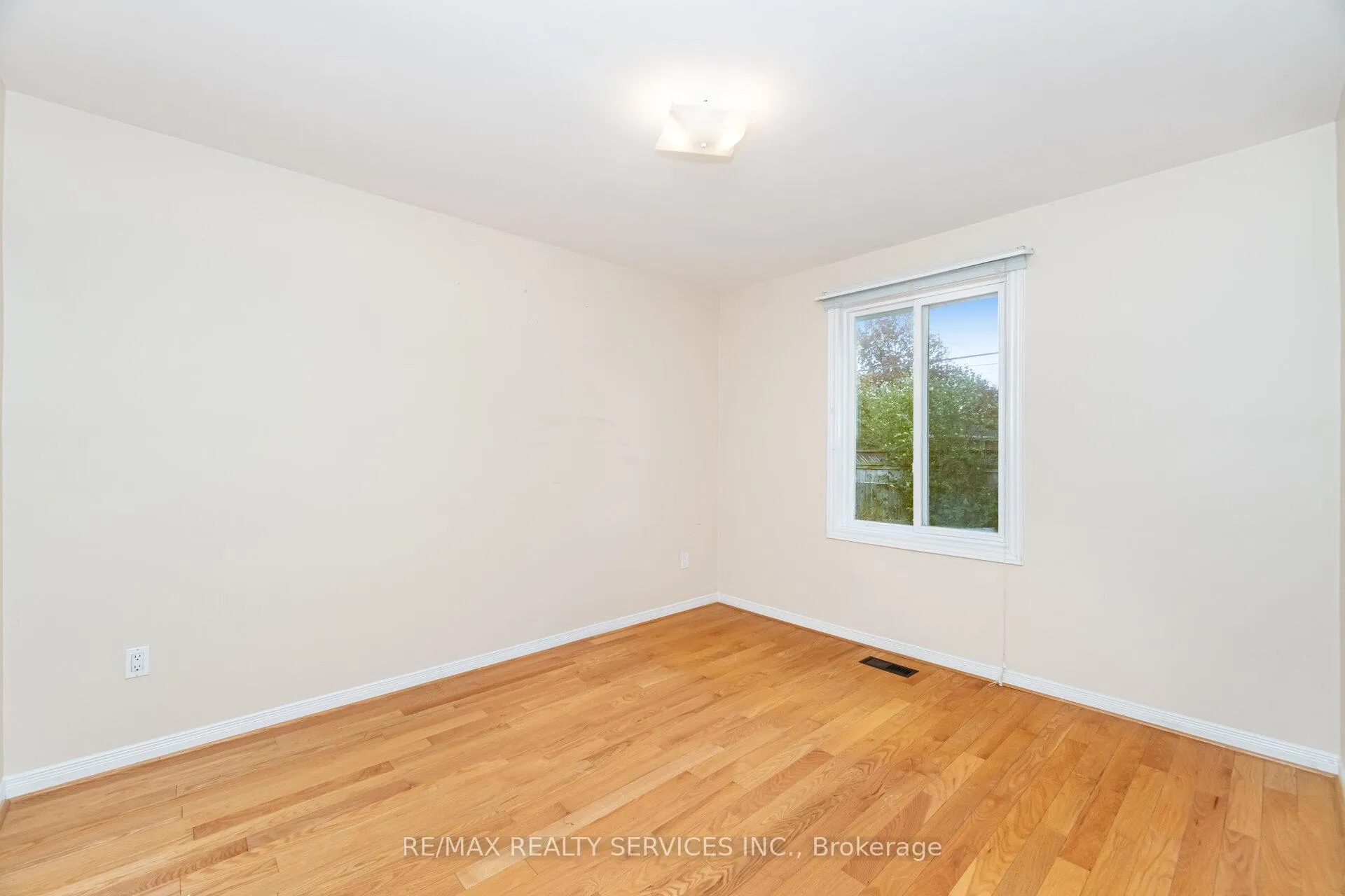 Photo 25 of 41 Kimbark Drive, Brampton, Northwood Park — HOMEH