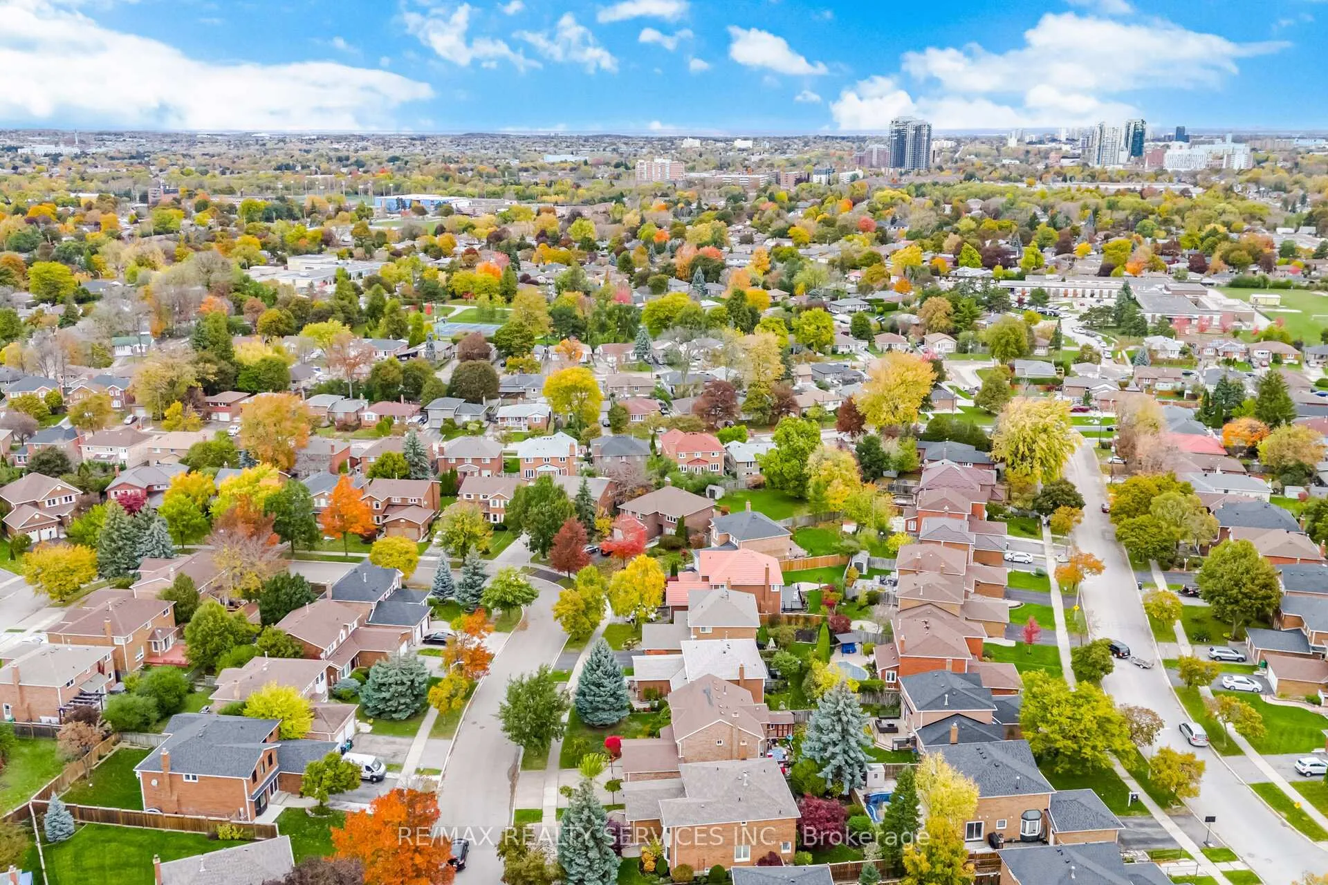 Photo 41 of 41 Kimbark Drive, Brampton, Northwood Park — HOMEH