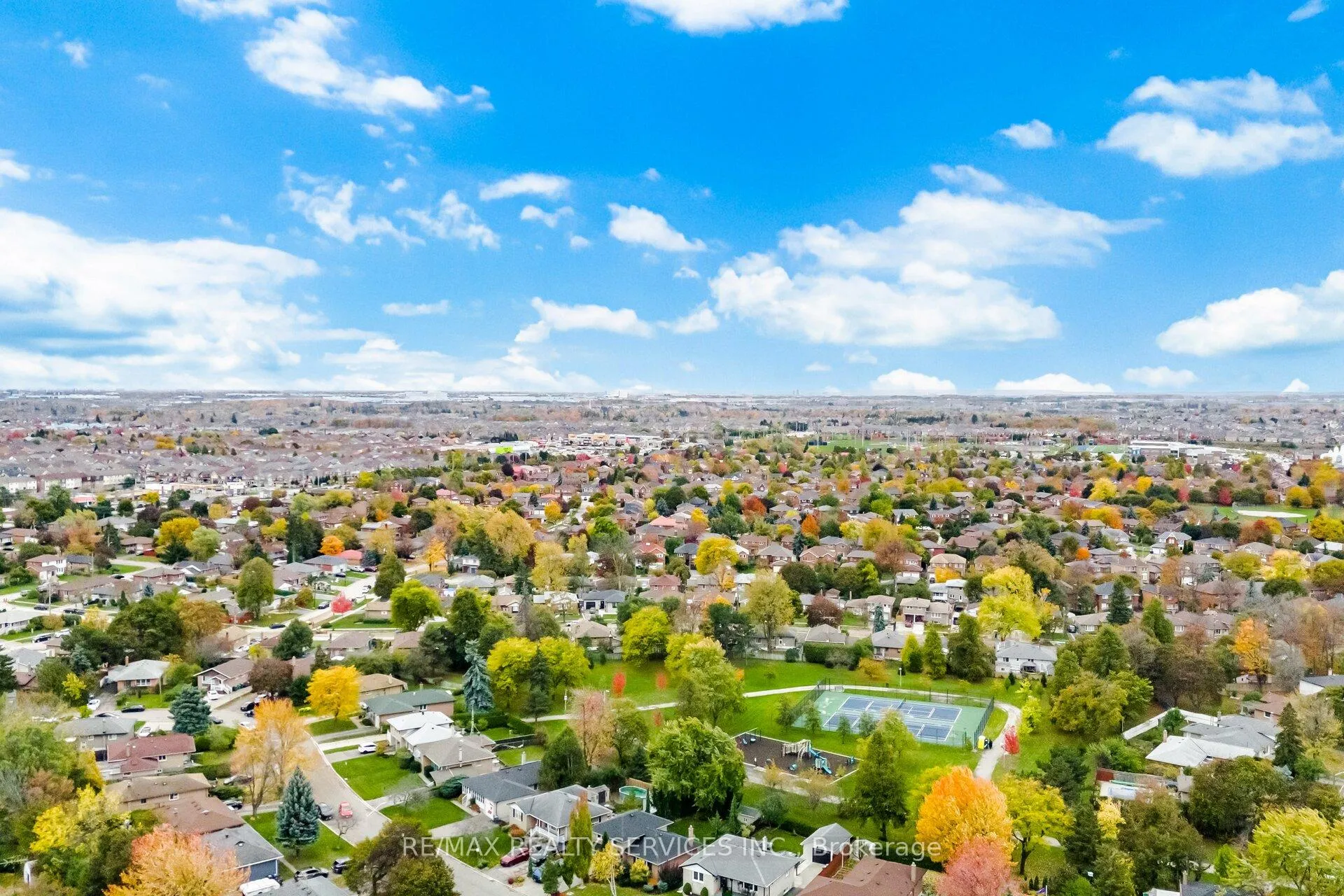 Photo 42 of 41 Kimbark Drive, Brampton, Northwood Park — HOMEH