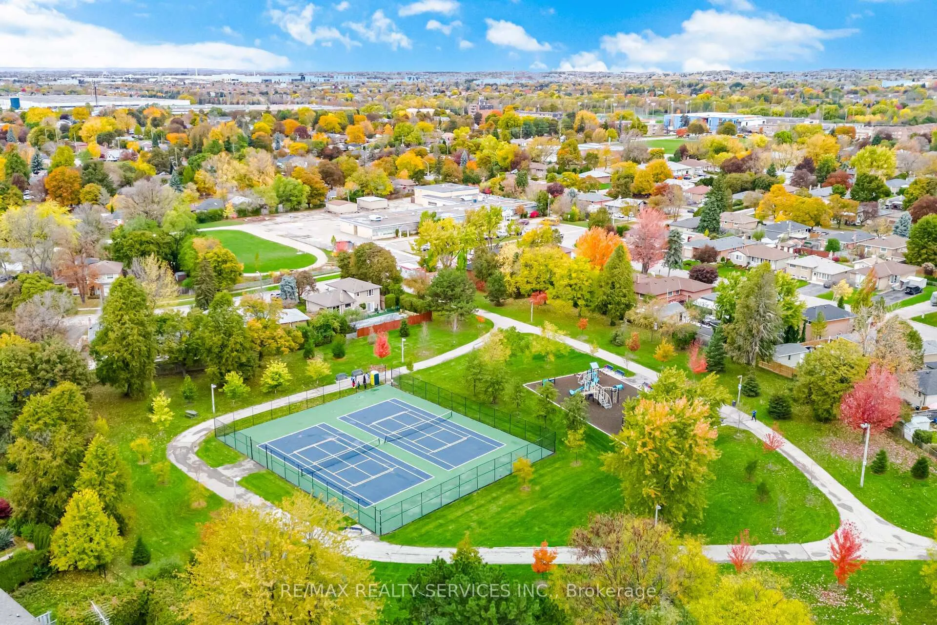 Photo 43 of 41 Kimbark Drive, Brampton, Northwood Park — HOMEH