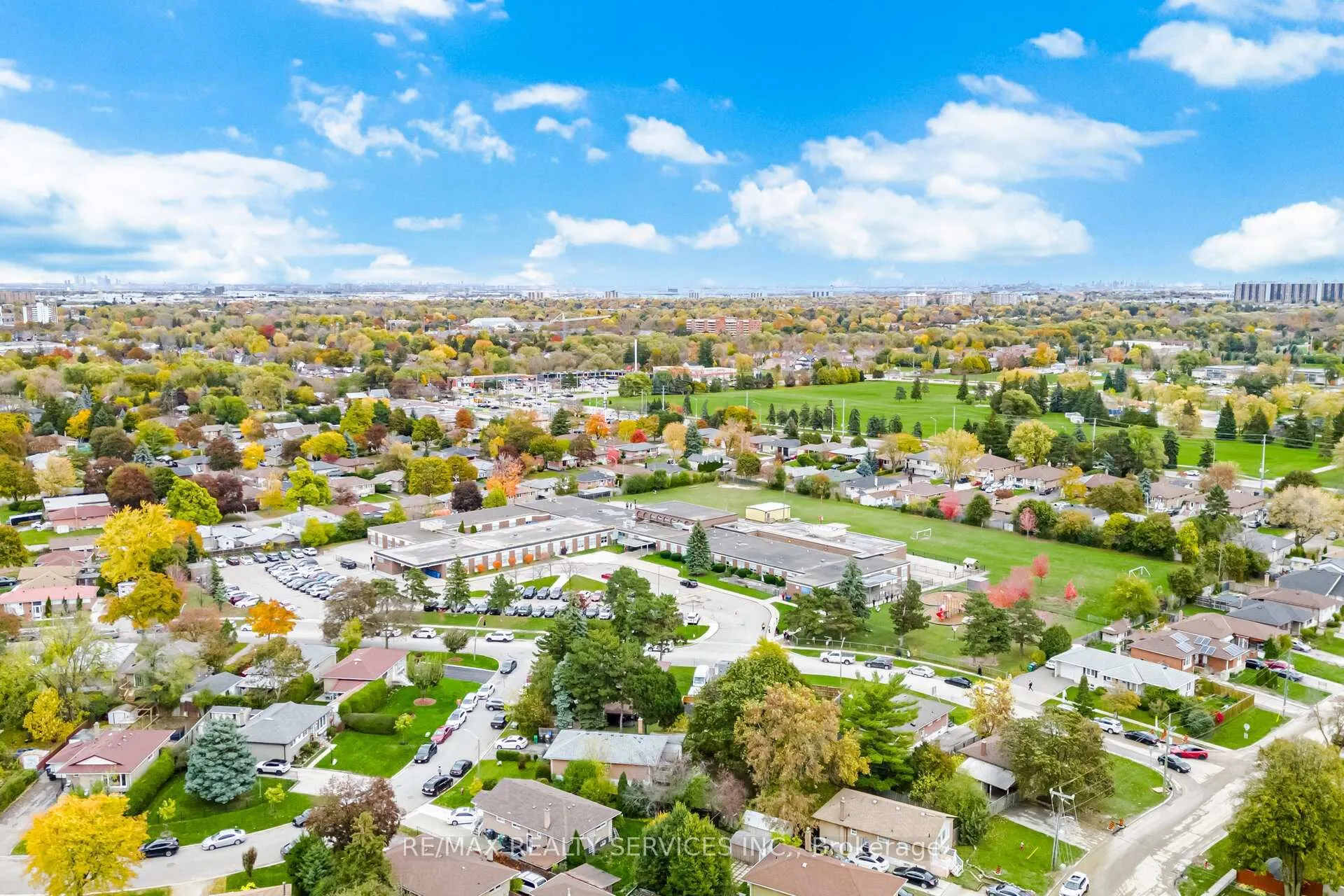 Photo 45 of 41 Kimbark Drive, Brampton, Northwood Park — HOMEH