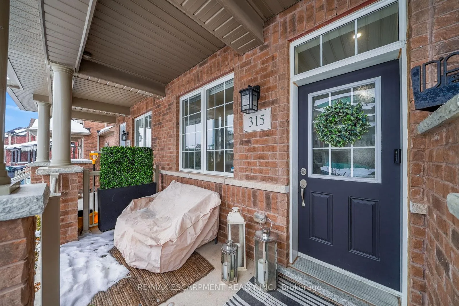 Photo 4 of 315 Humphrey Street, Hamilton, Waterdown — HOMEH
